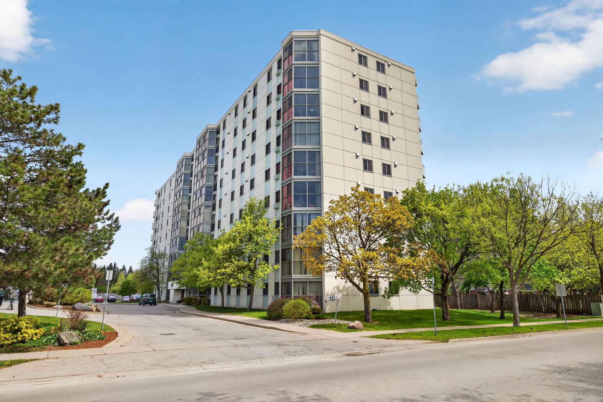 127 Belmont Drive 810, London South, On N6j 4j7