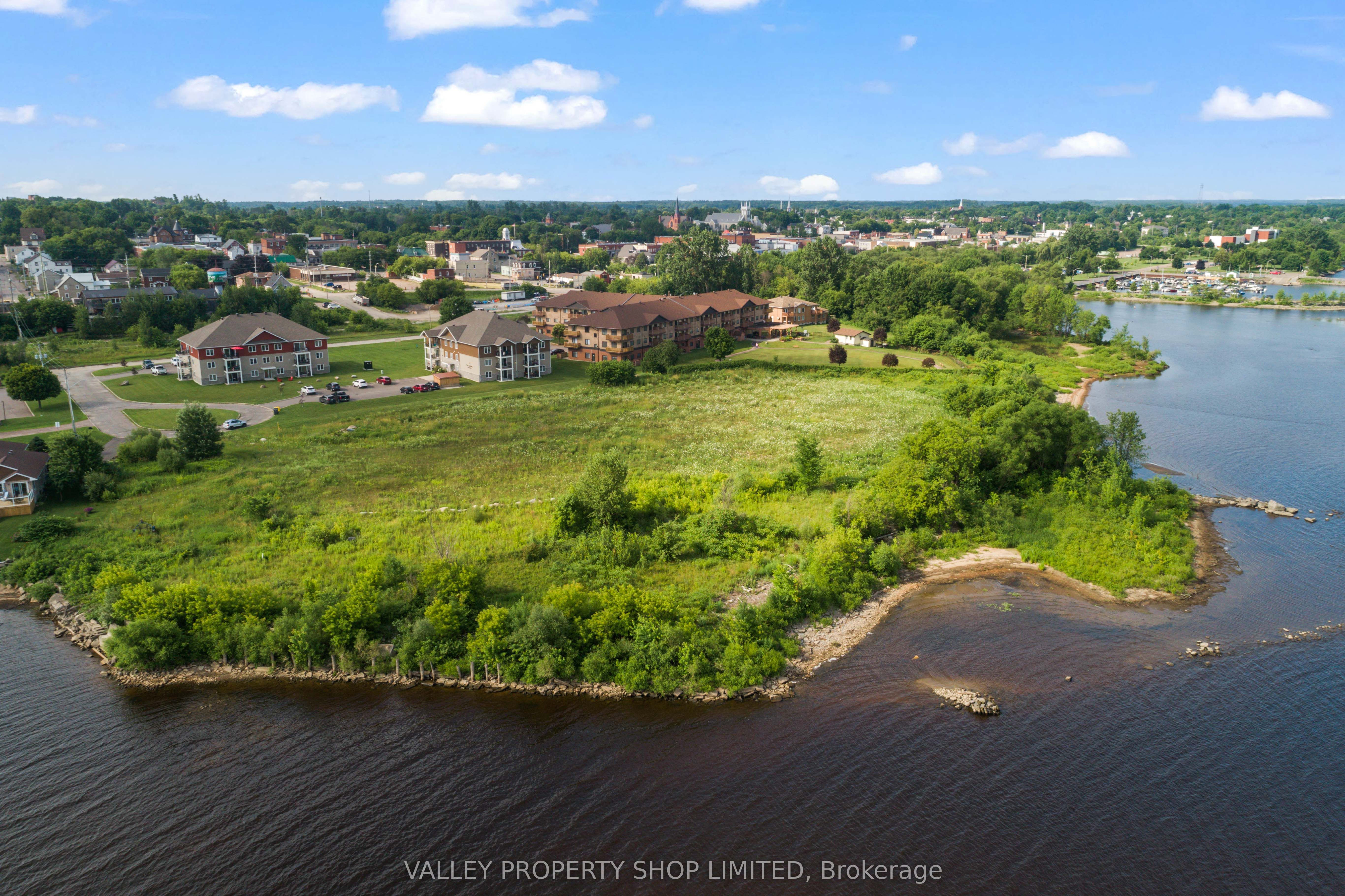 00 Maple Avenue N, Pembroke, On K8a 1m1