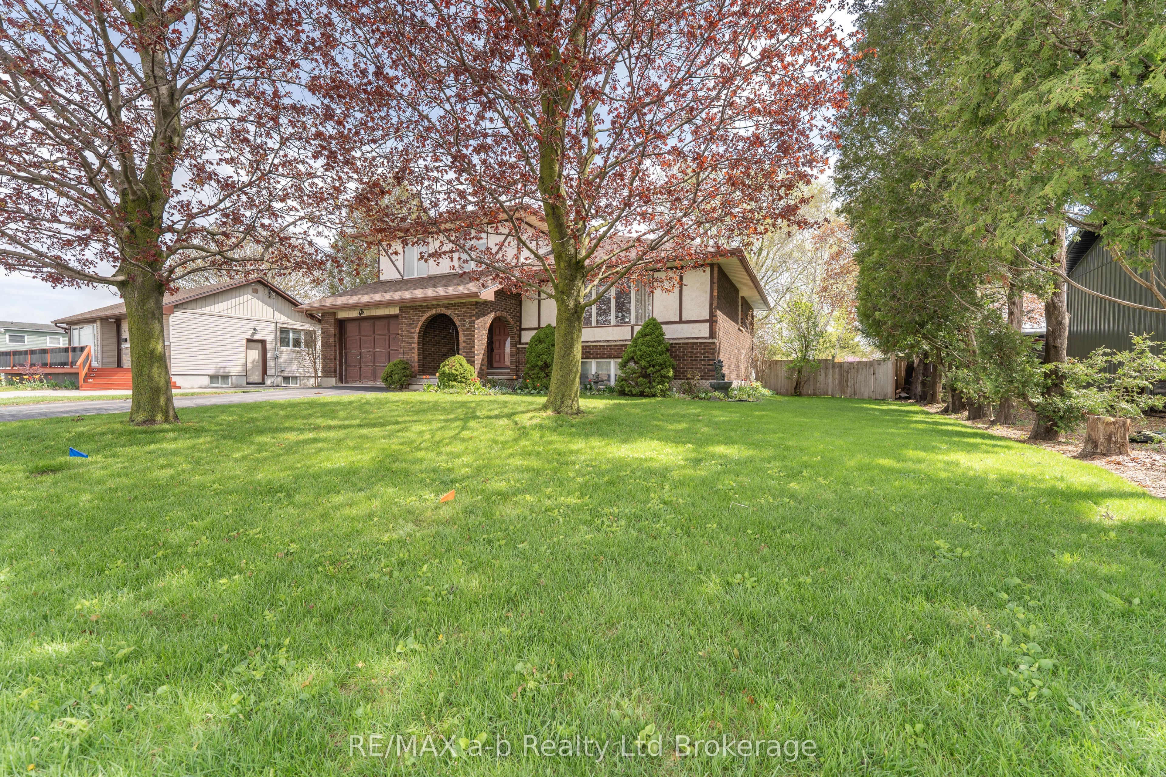 2 Cranberry Road, Tillsonburg, On N4g 4y9