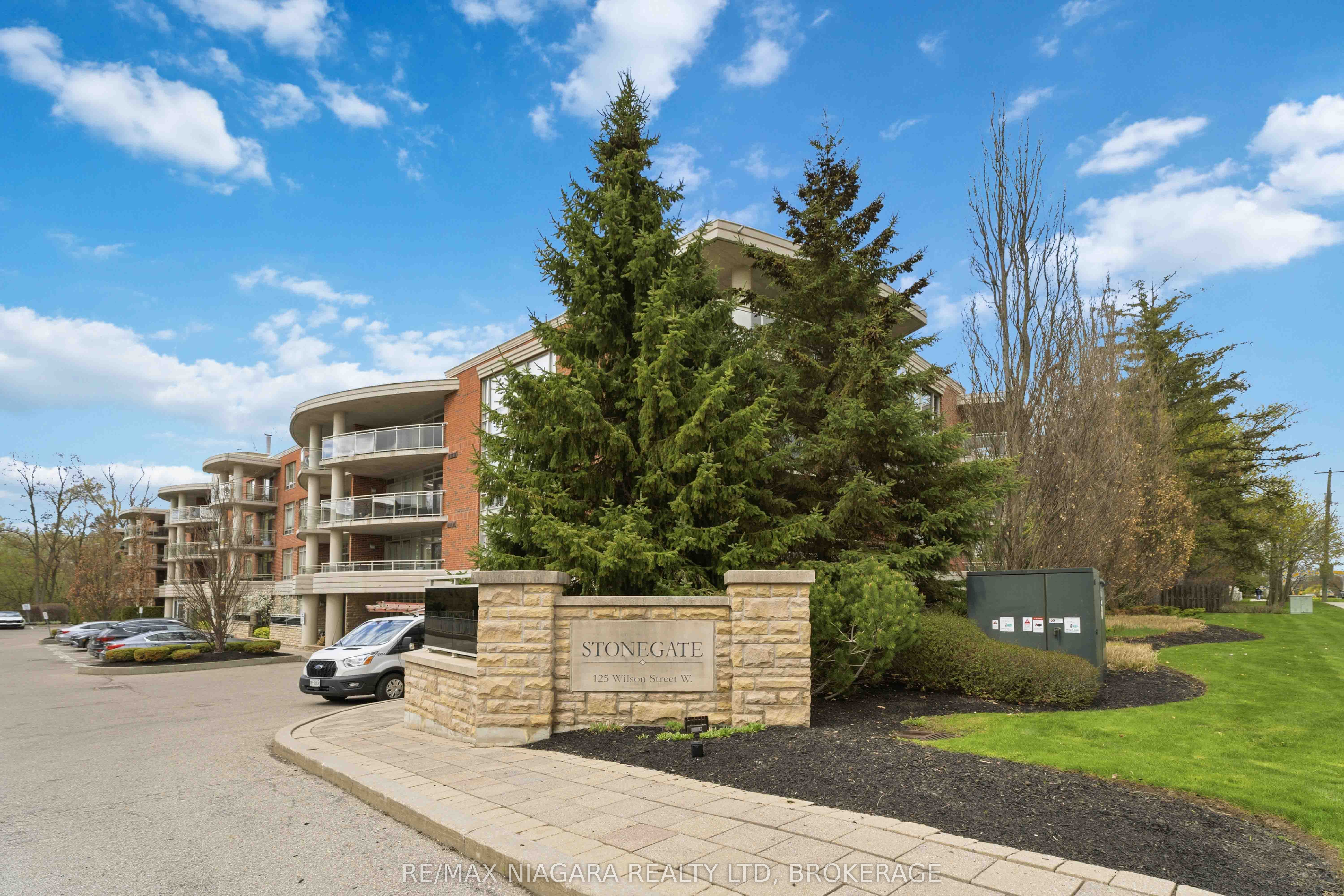 125 Wilson Street W 107, Hamilton, On L9g 0b3