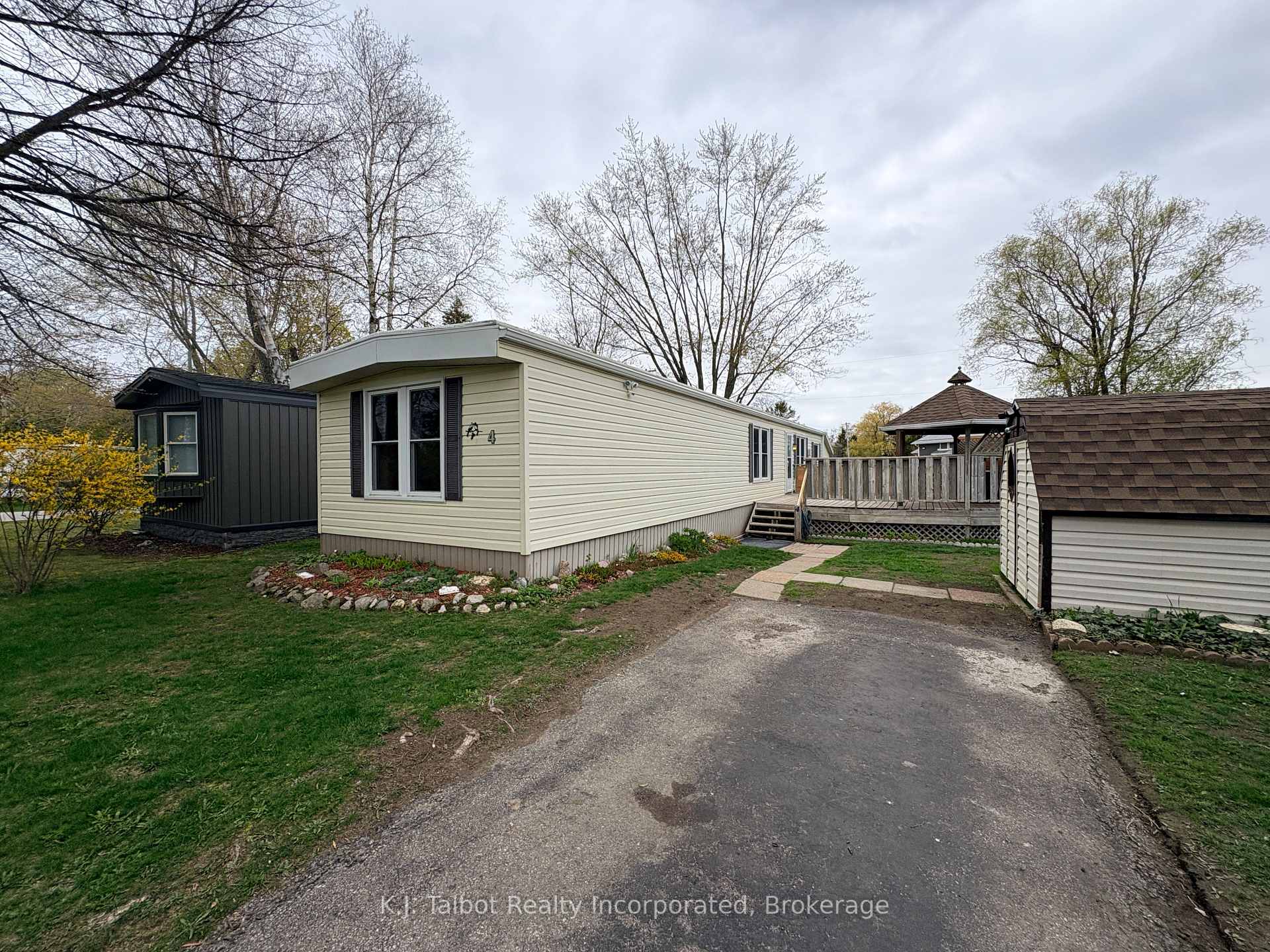 4 Poplar Lane, Ashfield-Colborne-Wawanosh, On N7a 3y3
