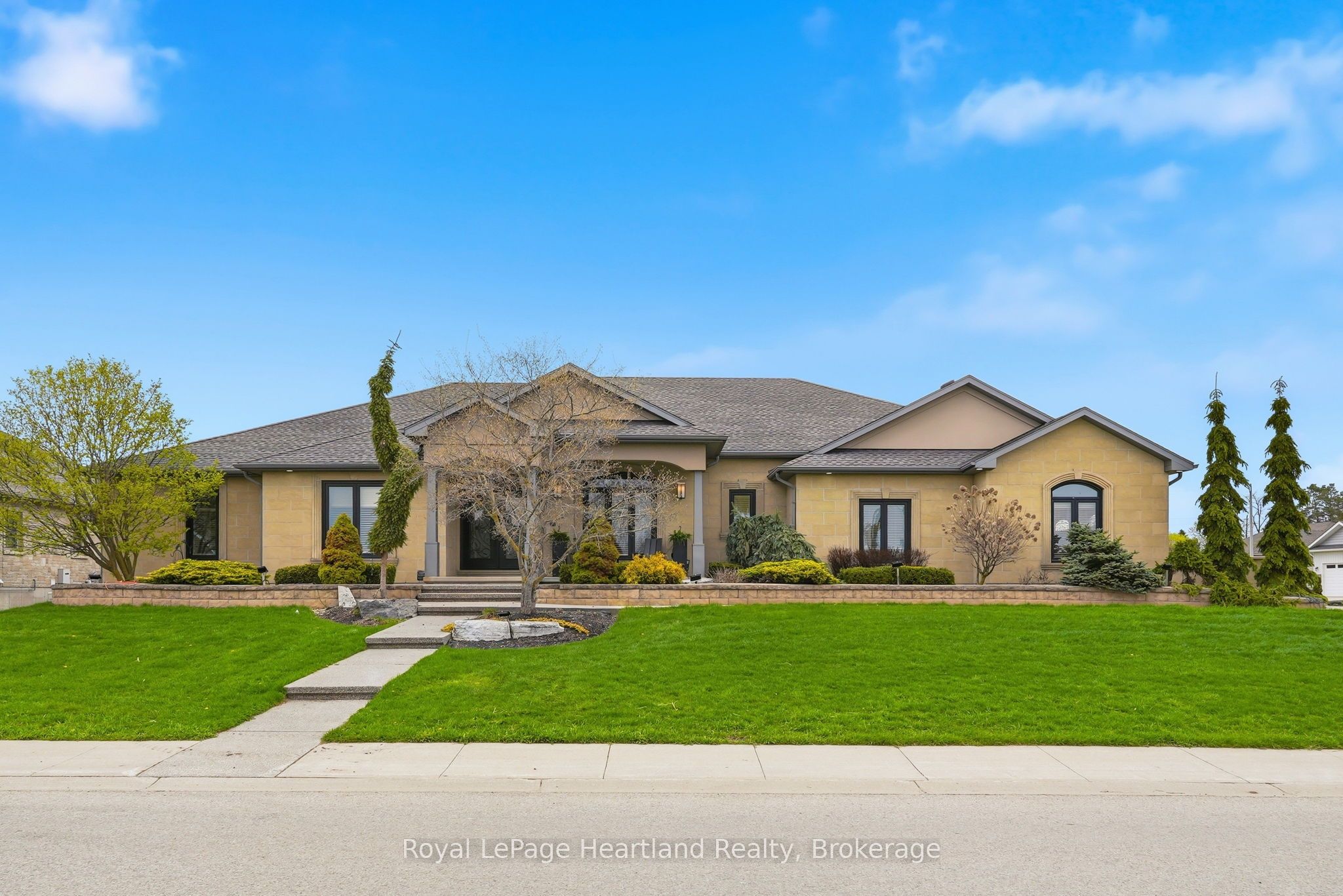 225 John Street S, Minto, On N0g 1z0