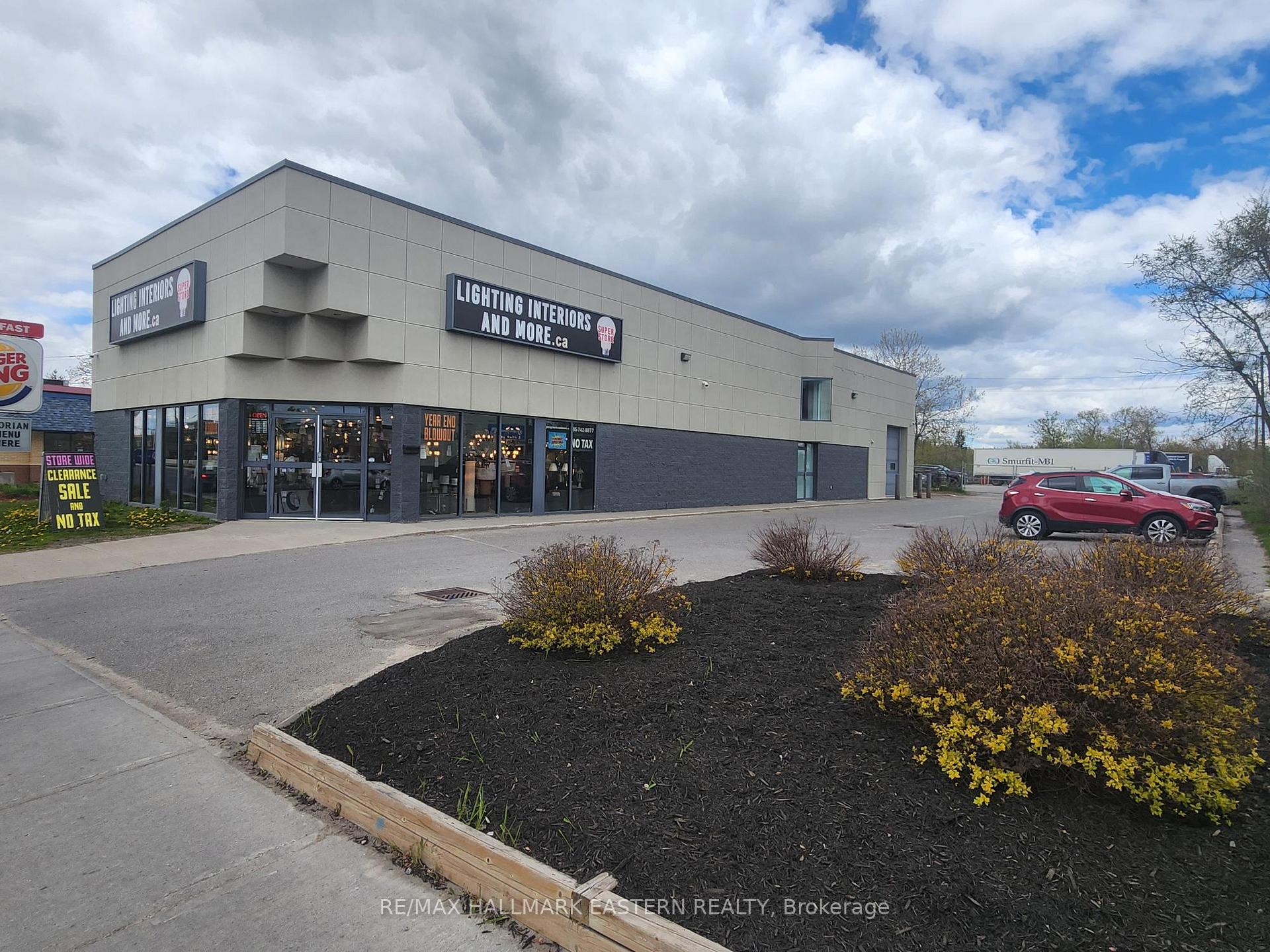 746 Lansdowne Street W, Peterborough, On K9j 1z3