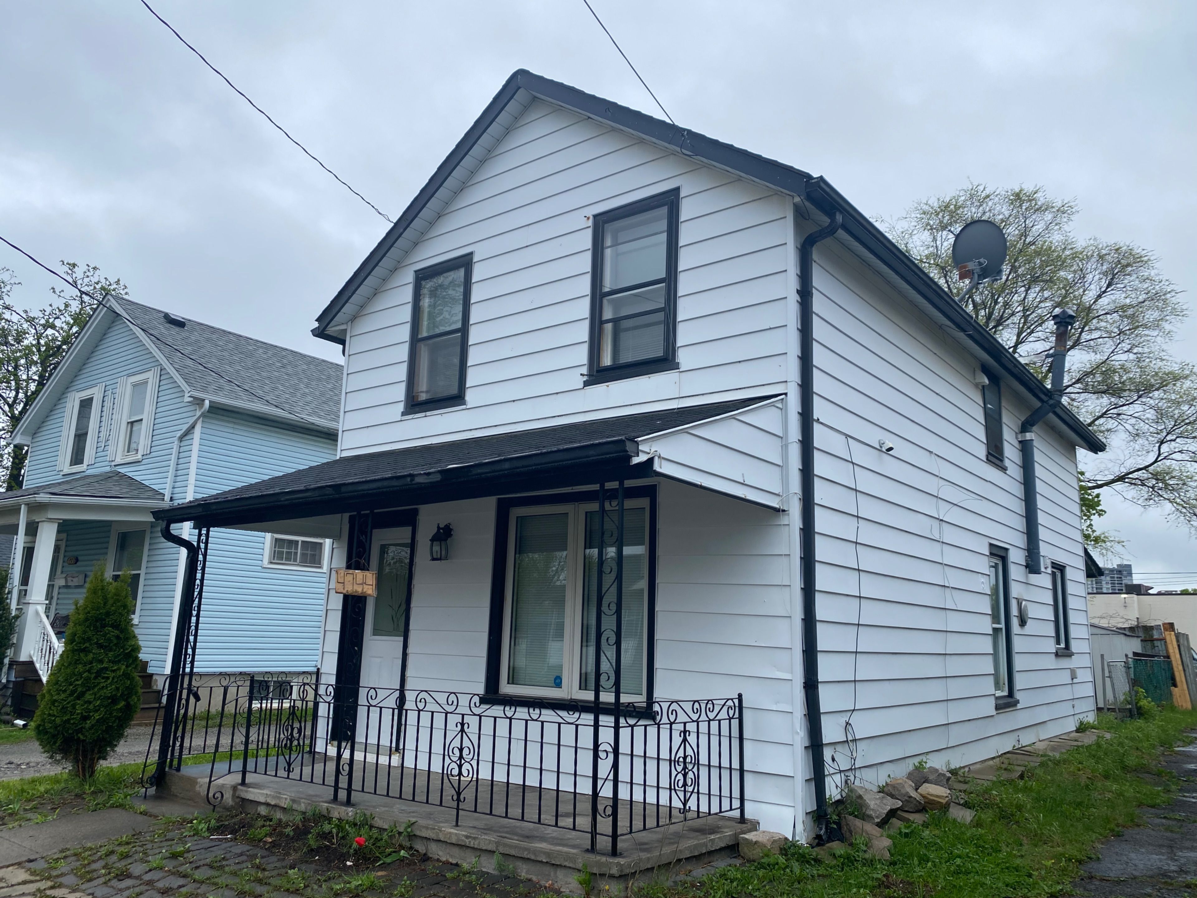 4744 Park Street, Niagara Falls, On L2e 2r1