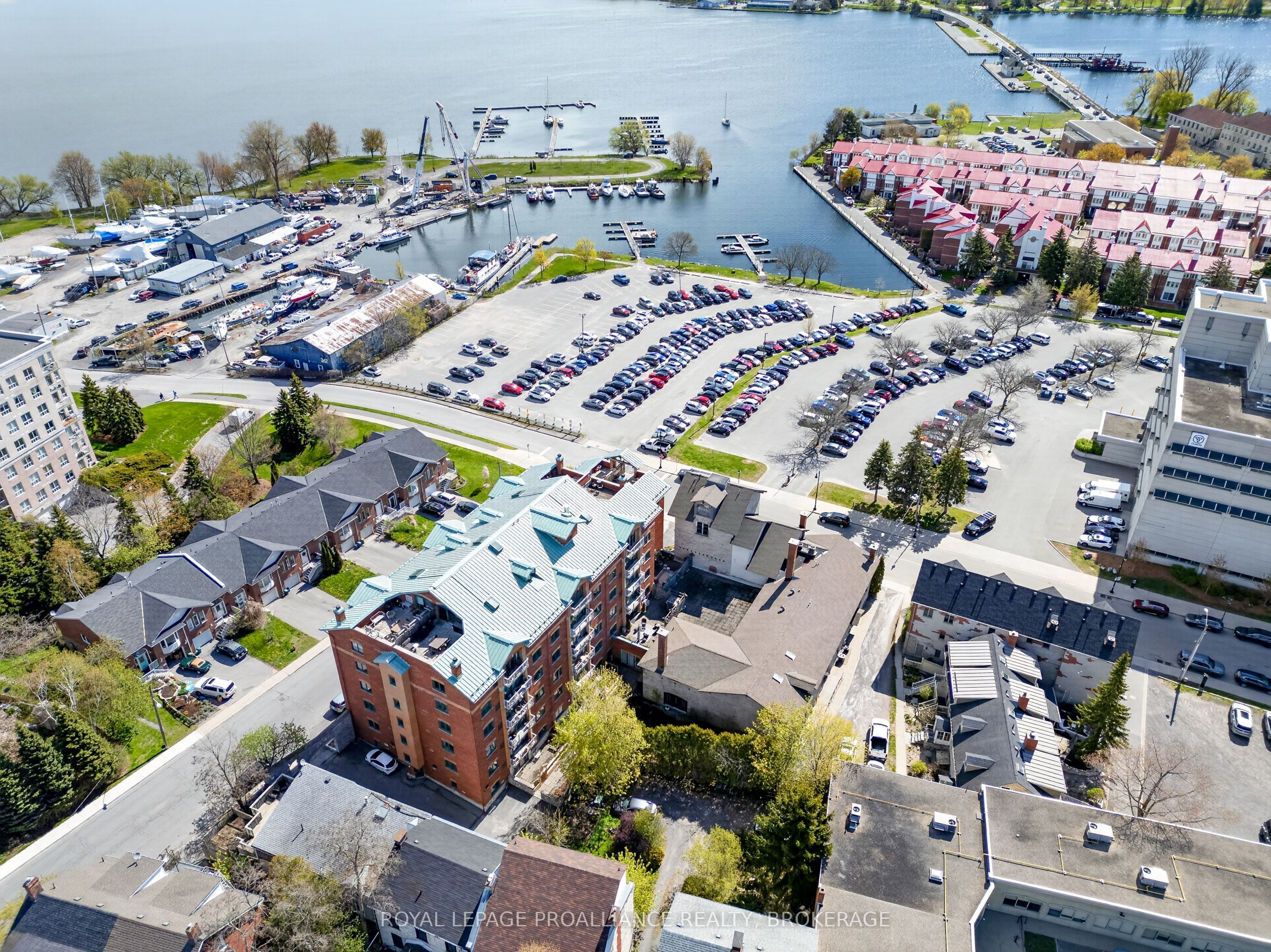 2 Bay Street 202, Kingston, On K7k 6t7