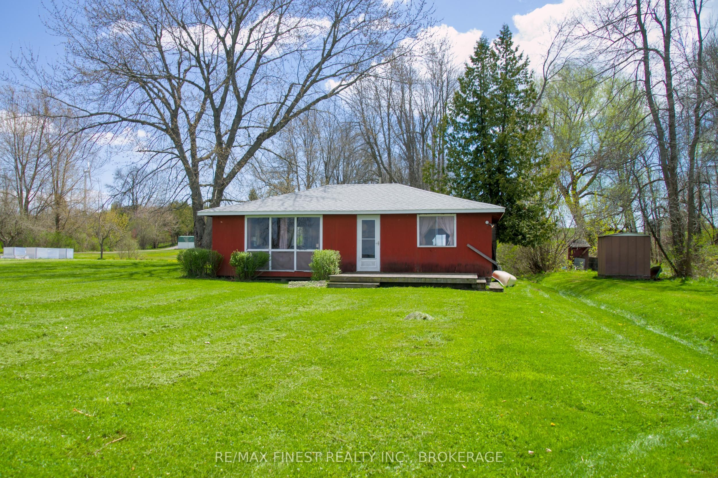 9300 Front Road, Loyalist, On K0h 2s0