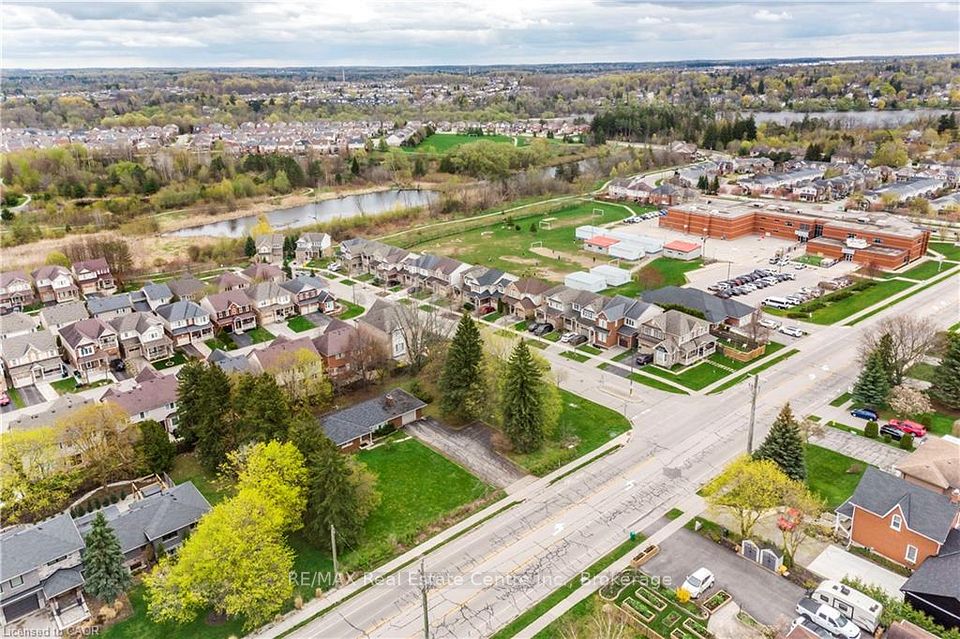 355 Guelph Avenue, Cambridge, On N3c 2v3