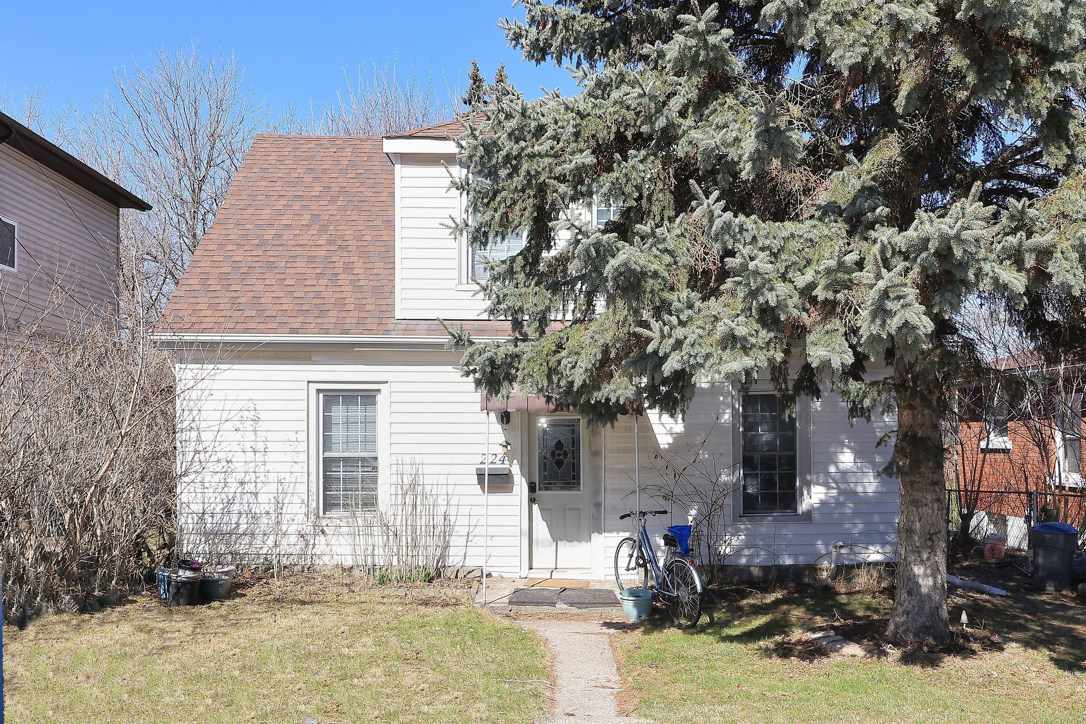 224 Broadway Avenue, Hamilton, On L8s 2w6