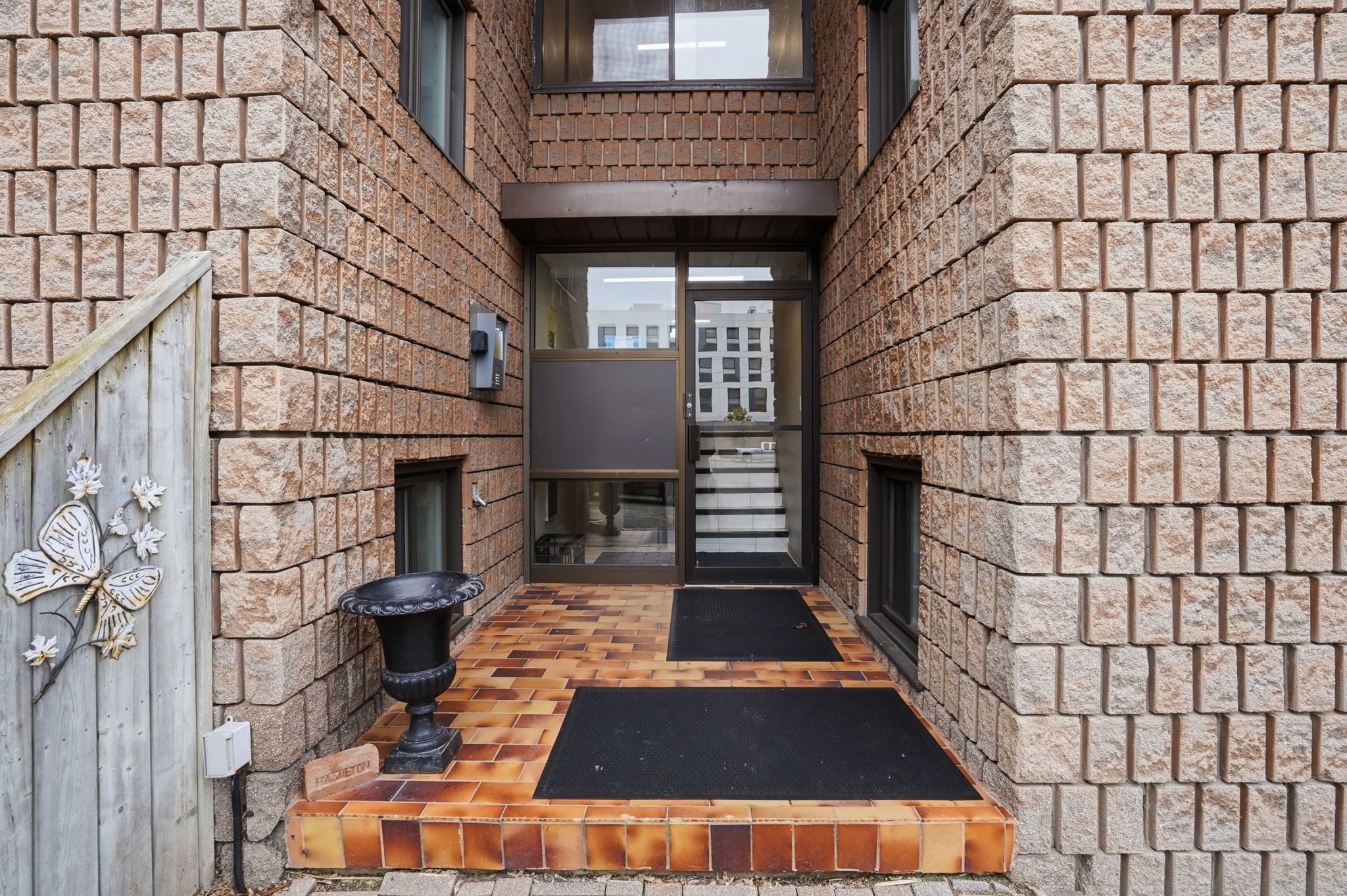 482 James Street N 104, Hamilton, On L8l 1j1