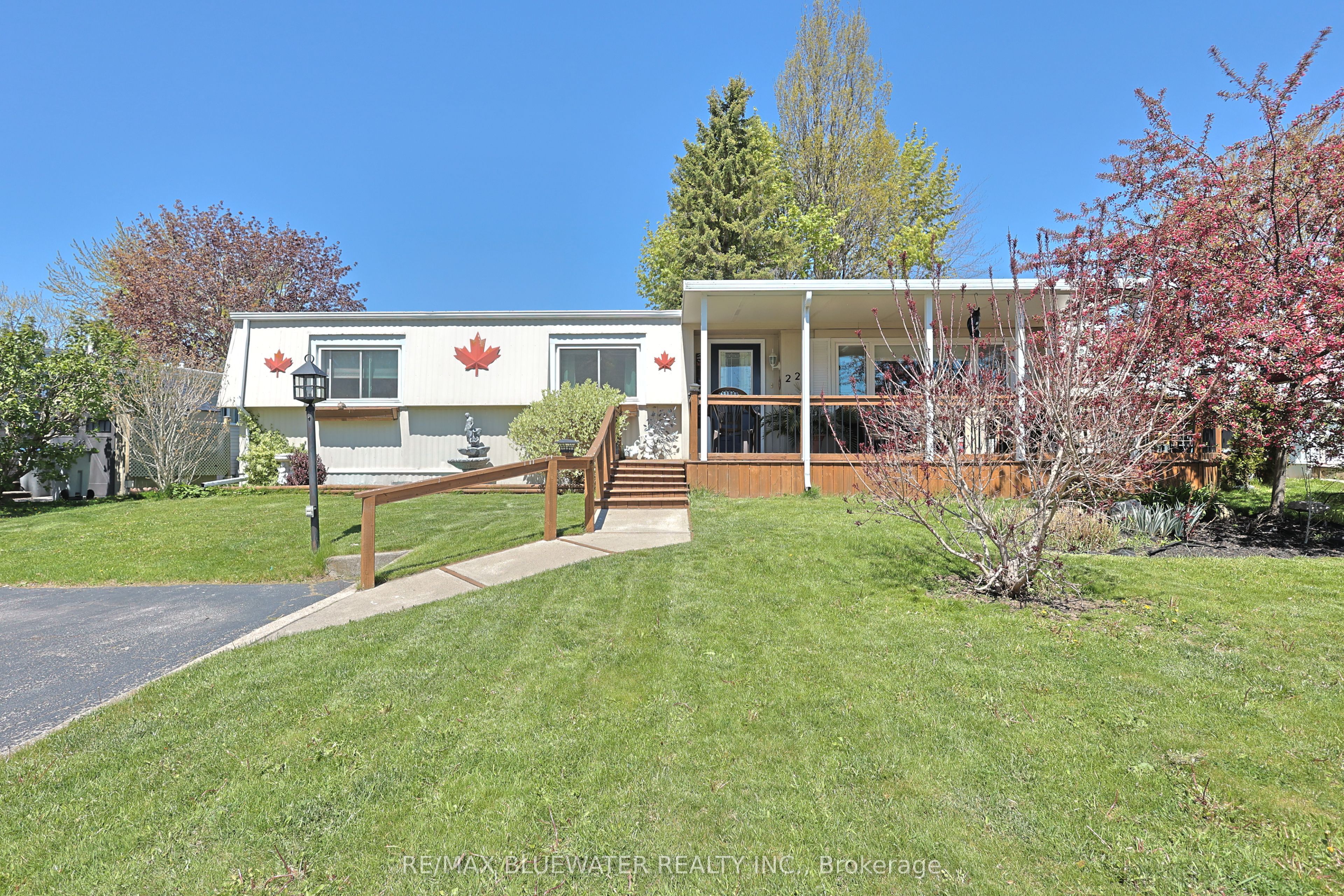 227 Pebble Beach Parkway, South Huron, On N0m 1t0