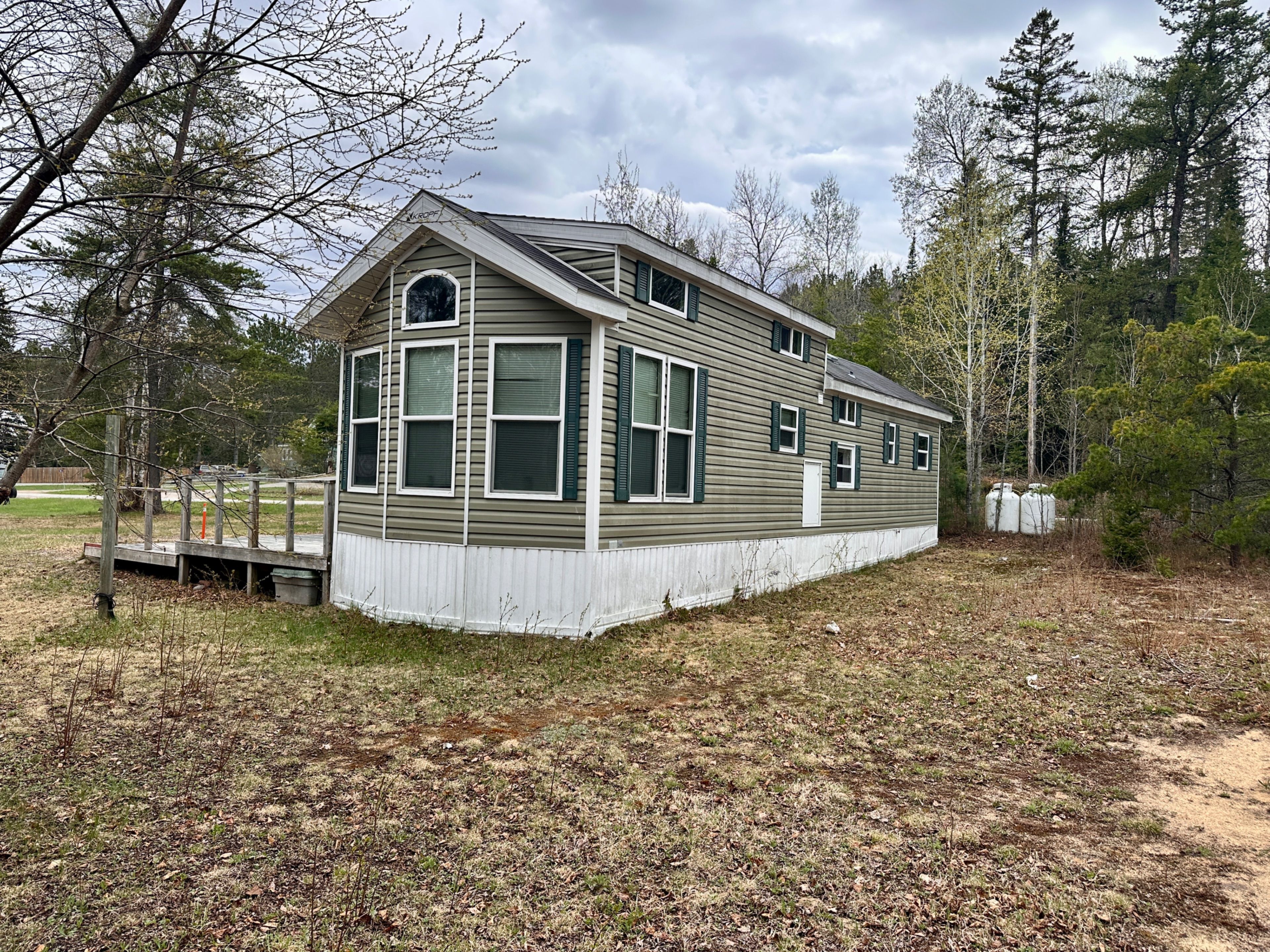 38 Boulter Lake Road, Hastings Highlands, On K0l 2k0