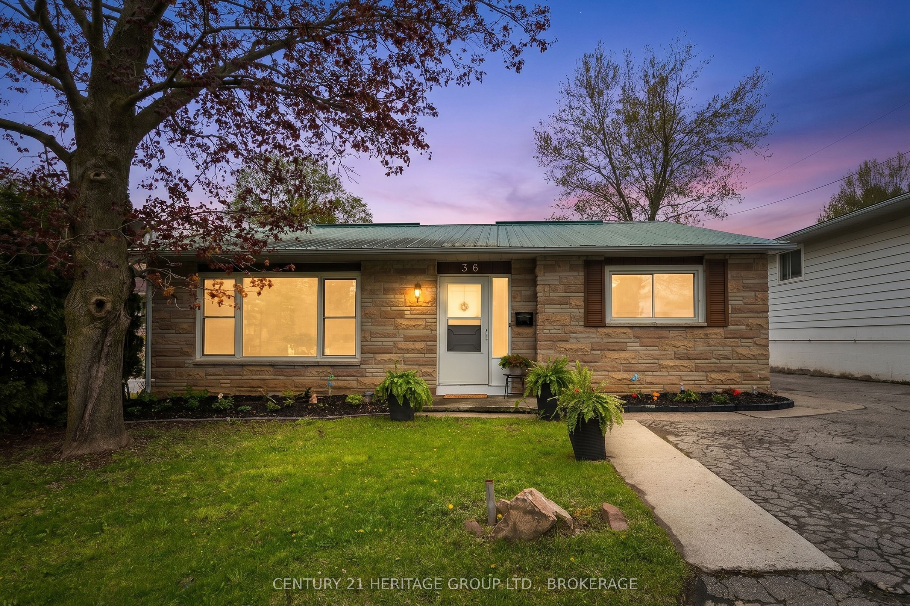 36 Napier Street, Greater Napanee, On K7r 3r9