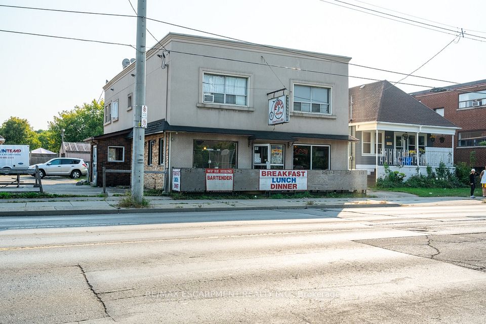 1490 Barton Street E, Hamilton, On L8h 2x2
