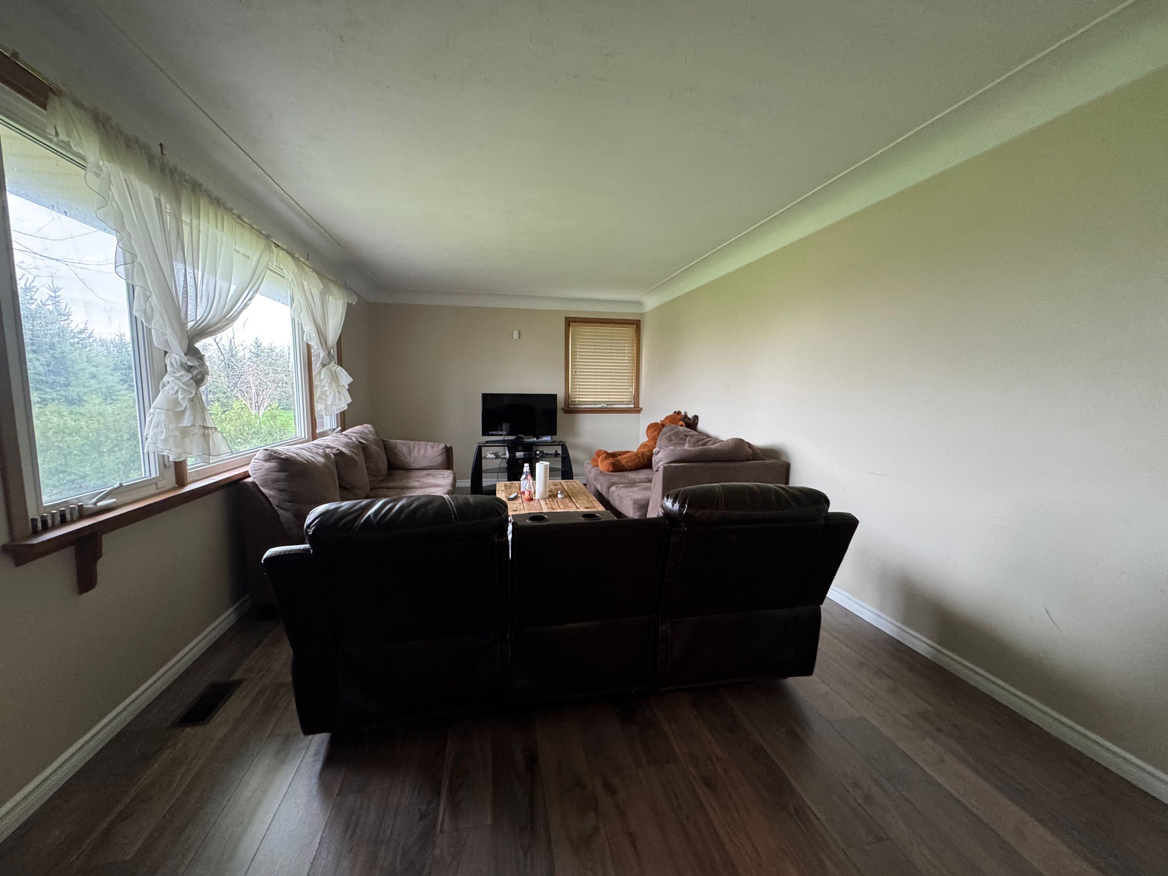 342 Mountain Road, Grimsby, On L3m 4e7