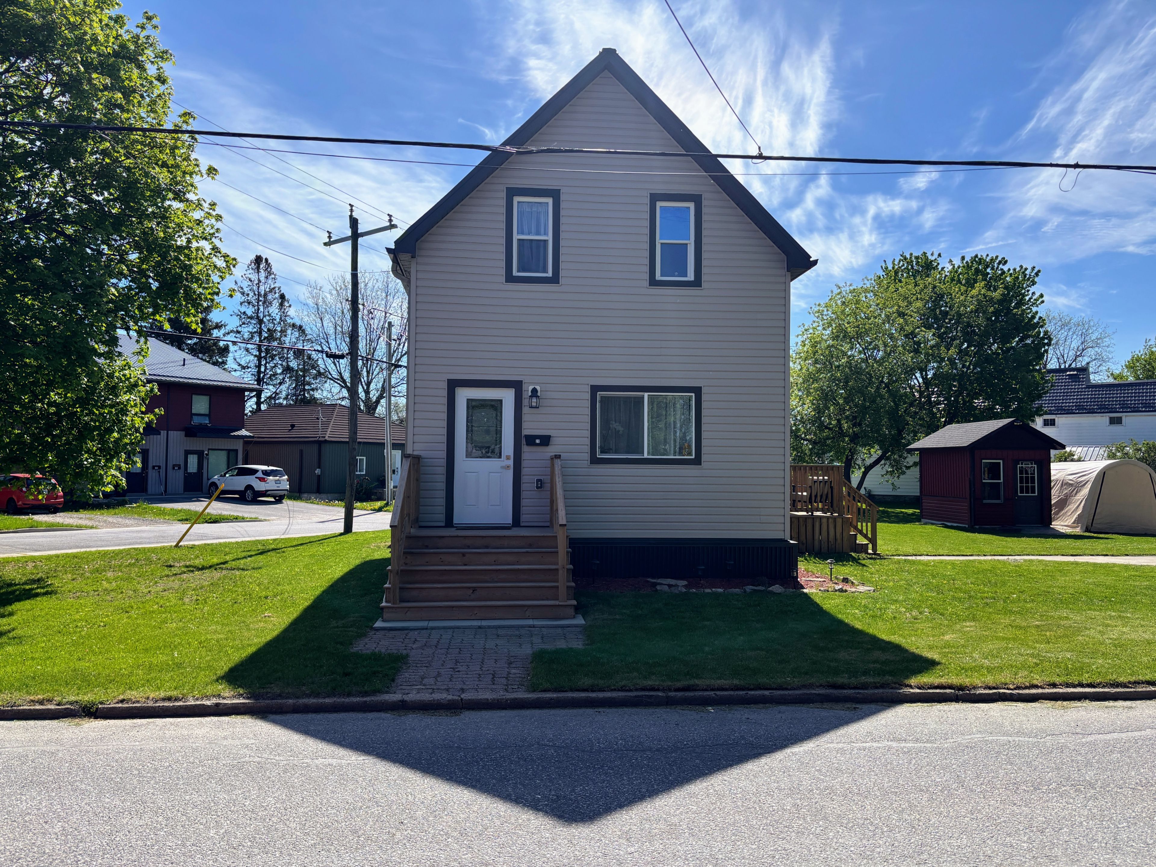 27 Anne Street, Smiths Falls, On K7a 2r1
