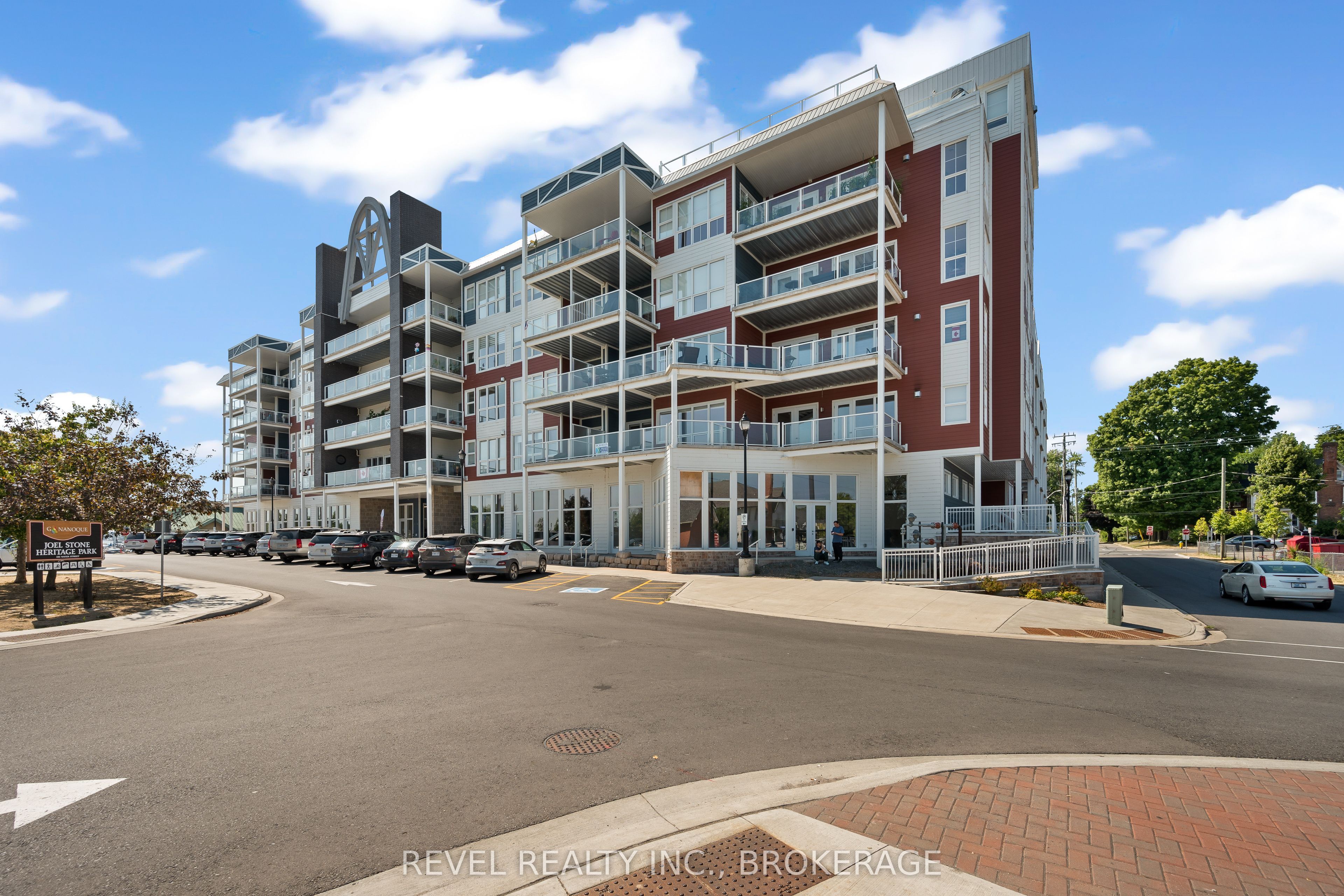 130 Water Street E 14, Gananoque, On K7g 0a8