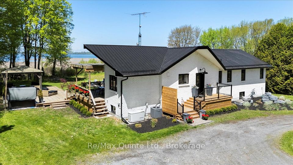 1406 County Road 12, Prince Edward County, On K0k 2t0