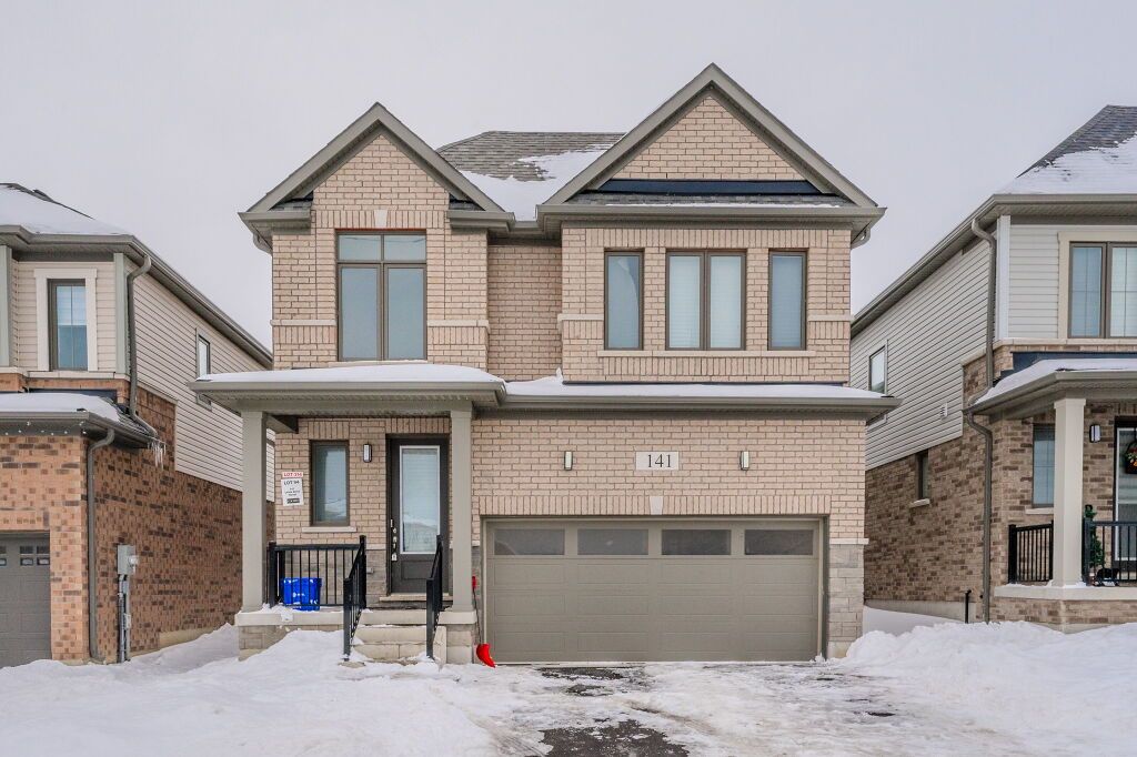 141 Leslie Davis Street, North Dumfries, On N0b 1k0