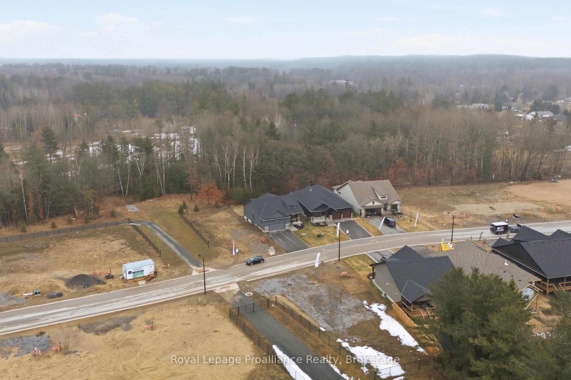 48 Deerview Drive, Quinte West, On K8v 0l8