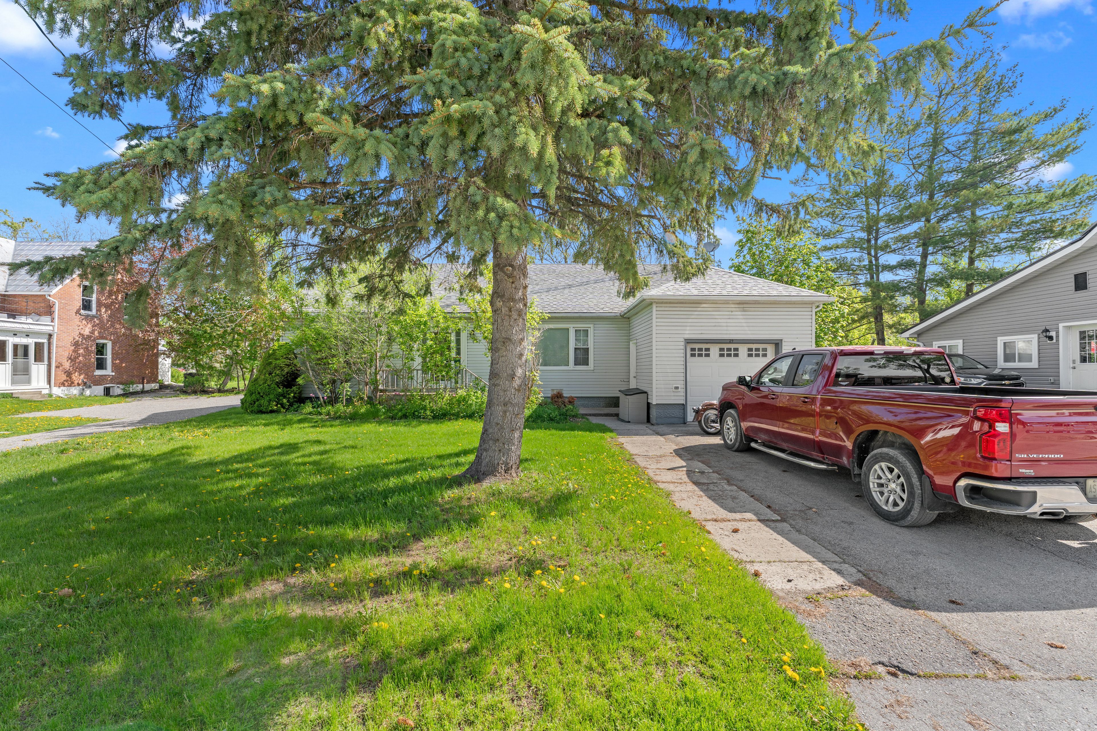 29 Francis Street E, Kawartha Lakes, On K0m 1n0