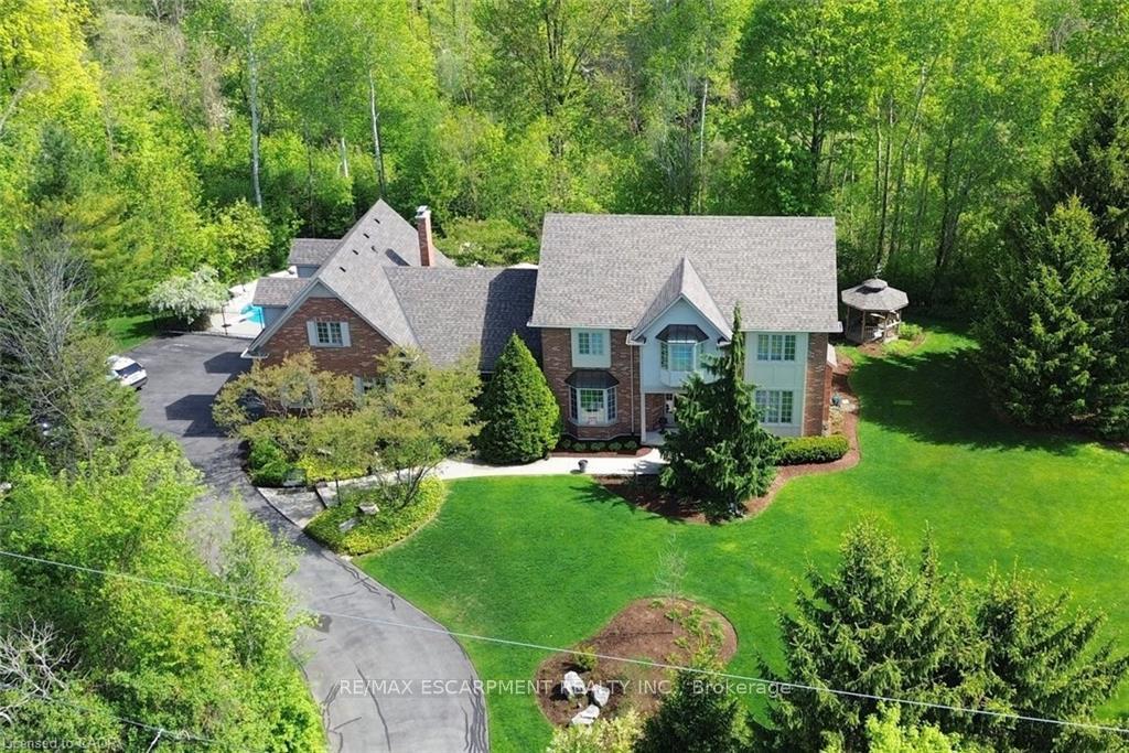 712 Robson Road, Hamilton, On L8b 1h1