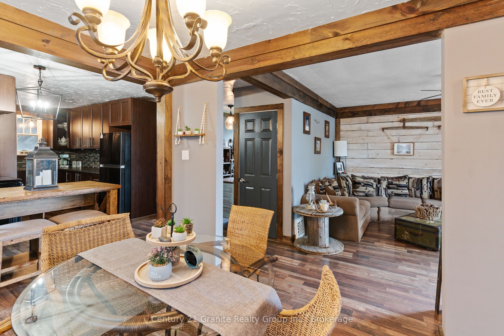 16 Newcastle Street, Minden Hills, On K0m 2k0