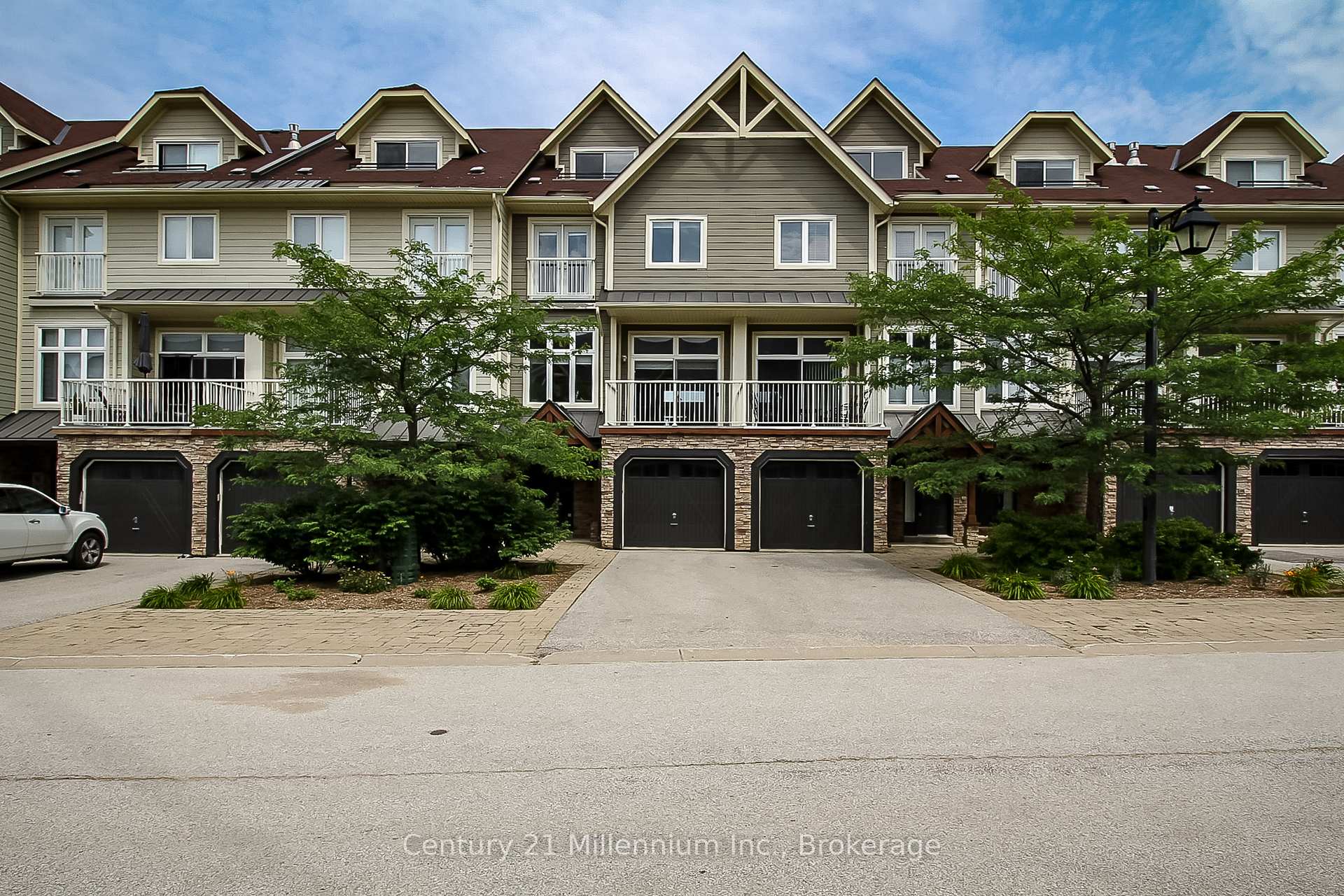 104 Farm Gate Road 7, Blue Mountains, On L9y 0l7