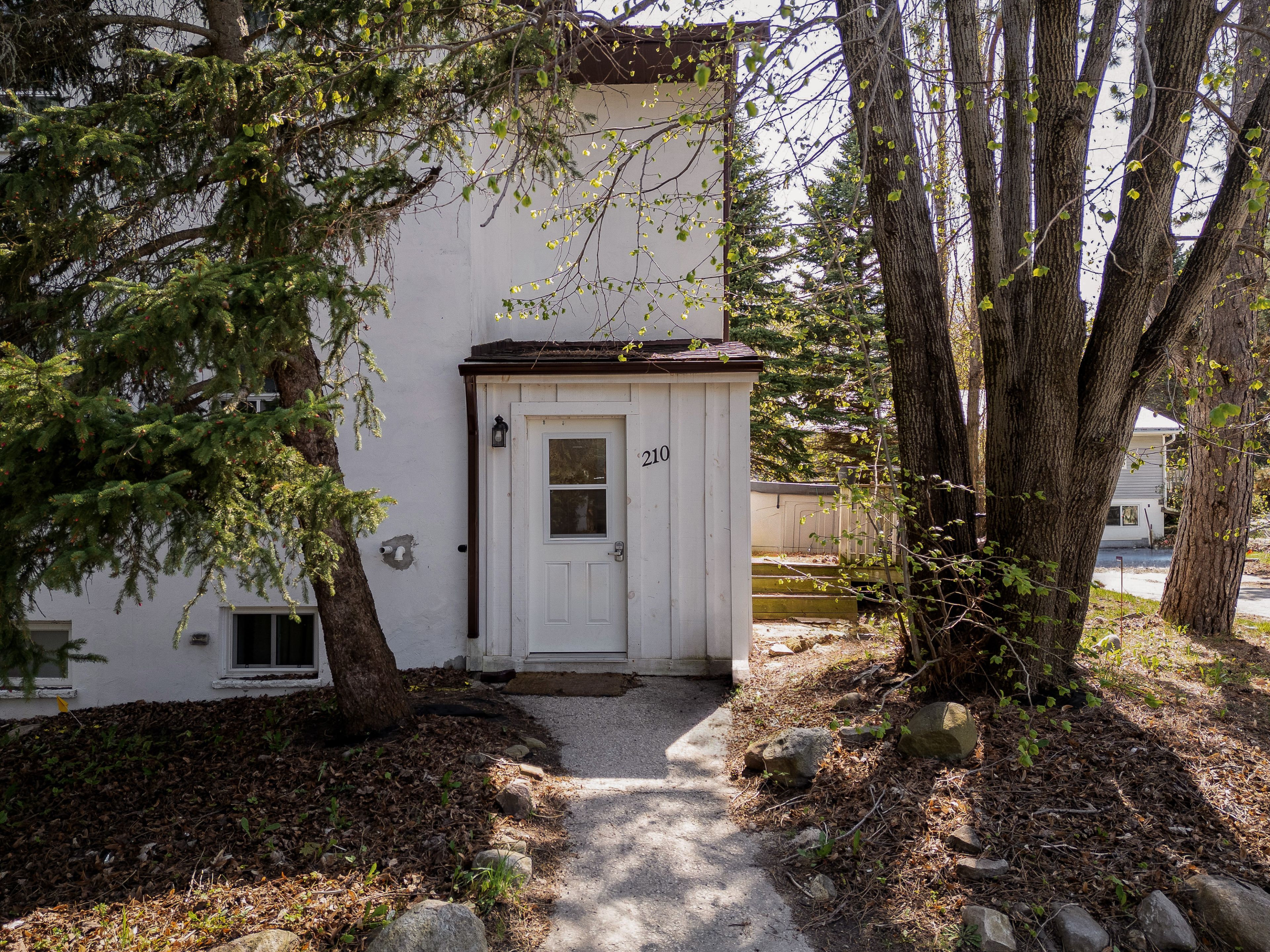 210 Arlberg Crescent, Blue Mountains, On L9y 0m1