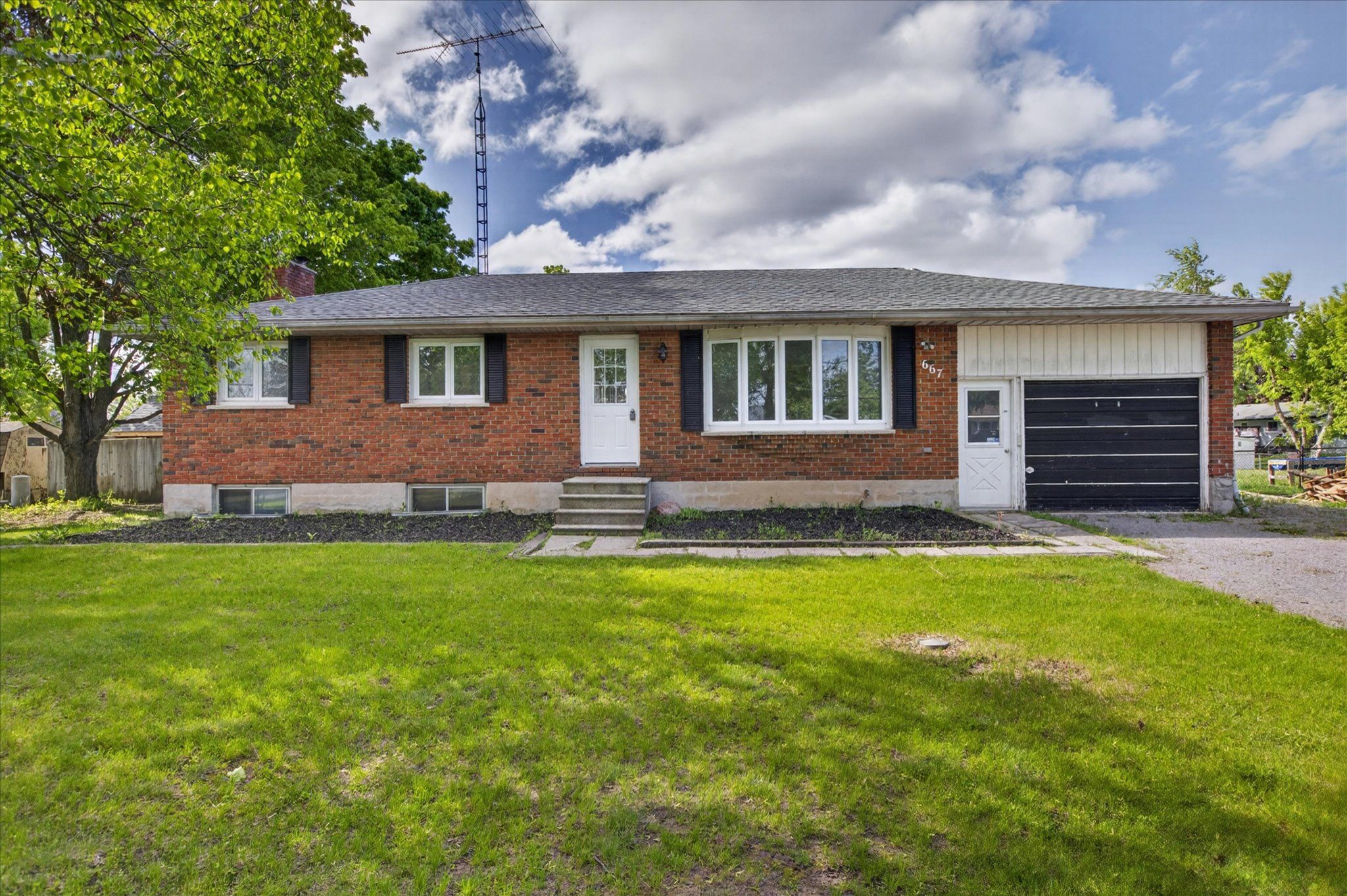 667 Skyline Road, Selwyn, On K0l 1t0