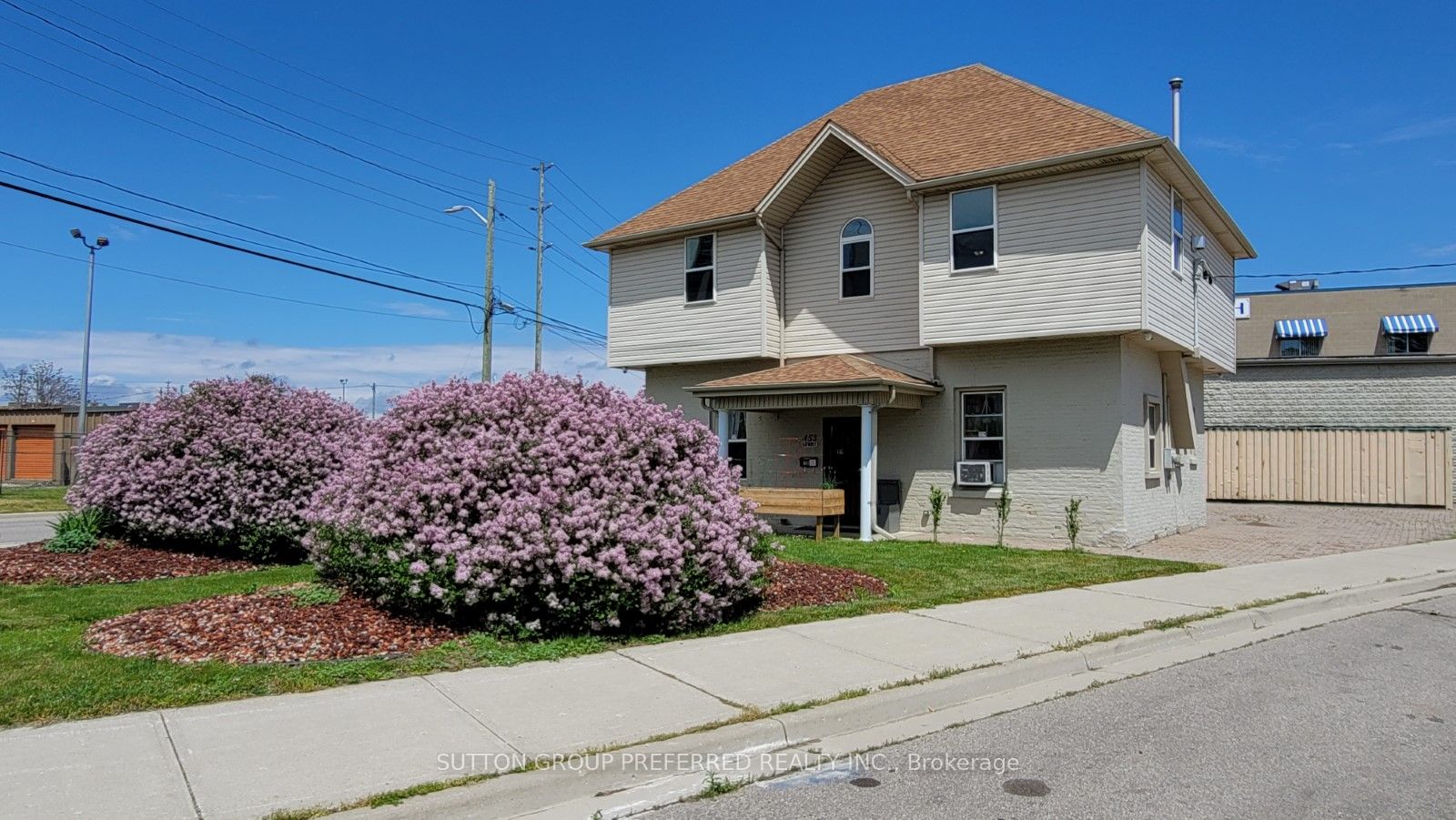 453 Bathurst Street, London East, On N6b 1p4