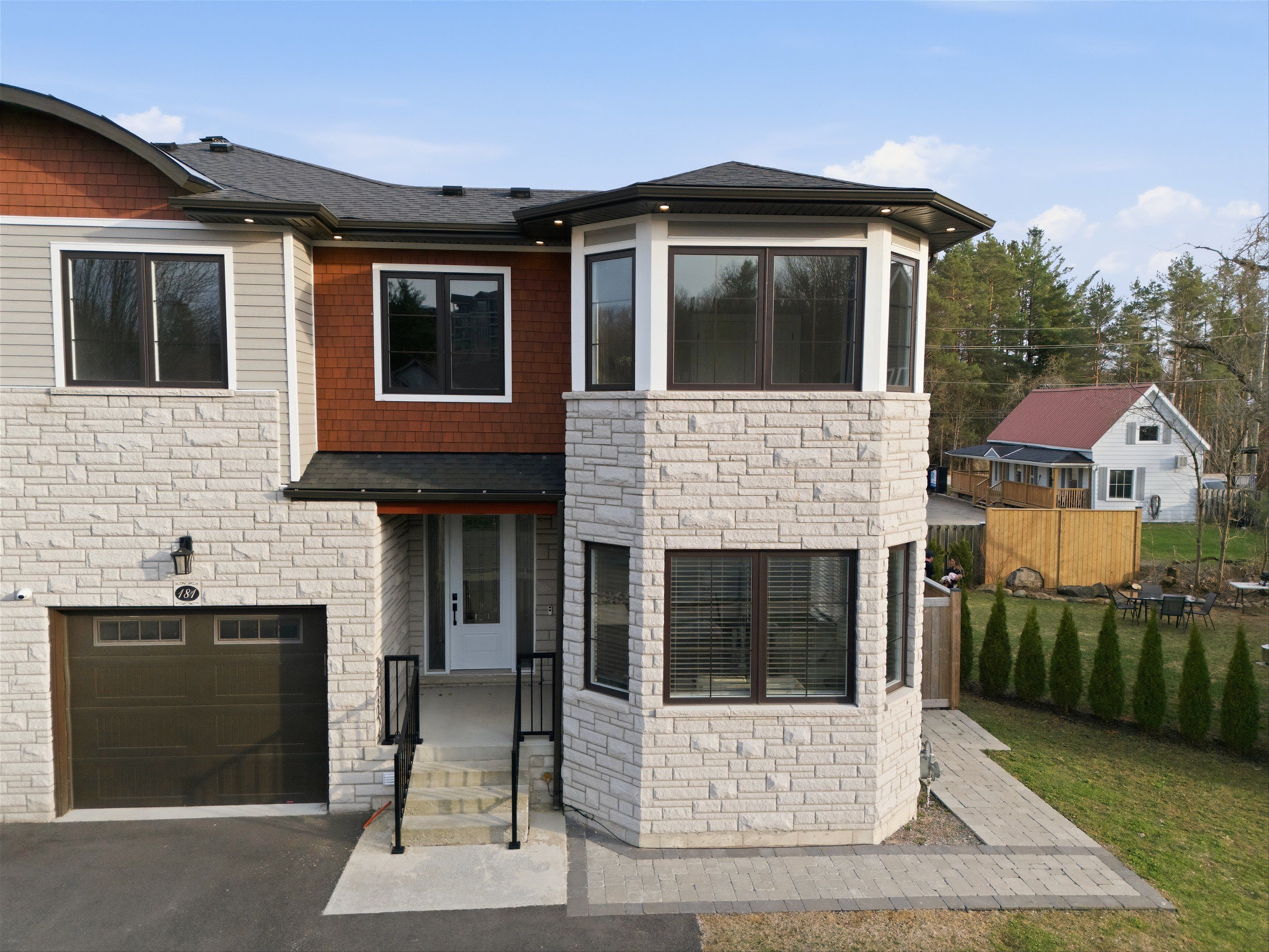181 Anglo Street, Bracebridge, On P1l 2h3