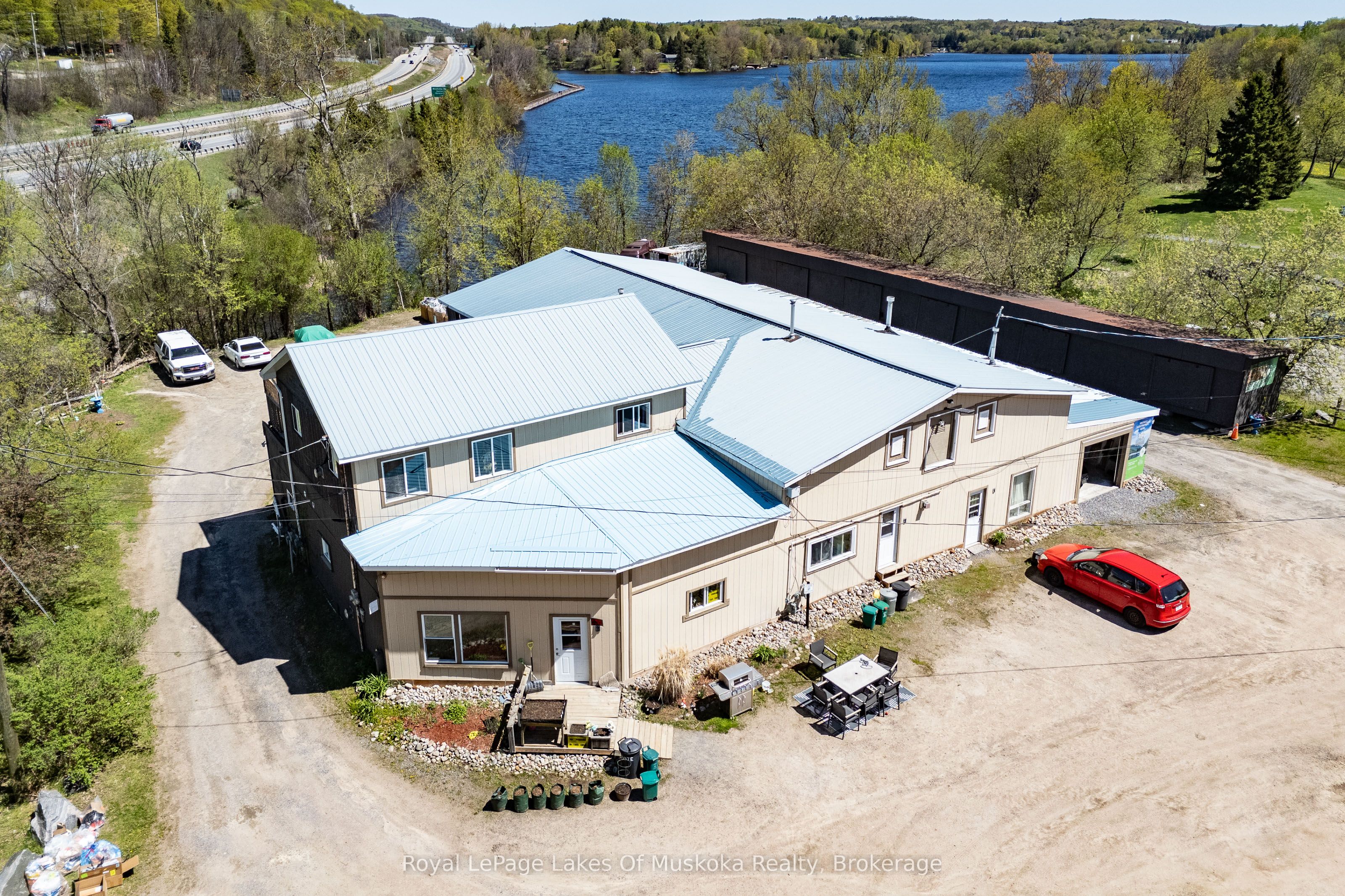 7 East Airport Road, Huntsville, On P1h 1x7