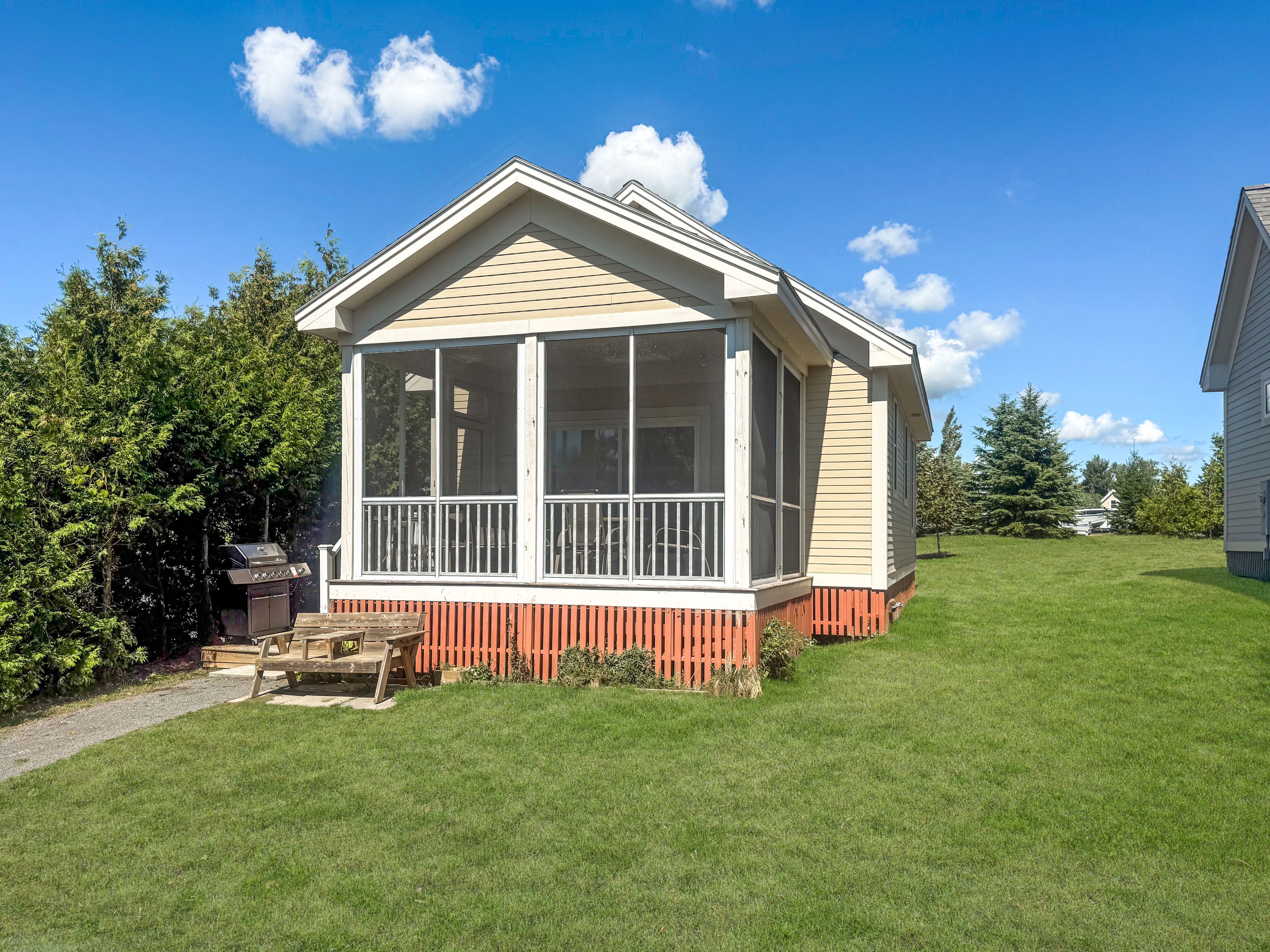 13 Butternut Lane 27, Prince Edward County, On K0k 1p0