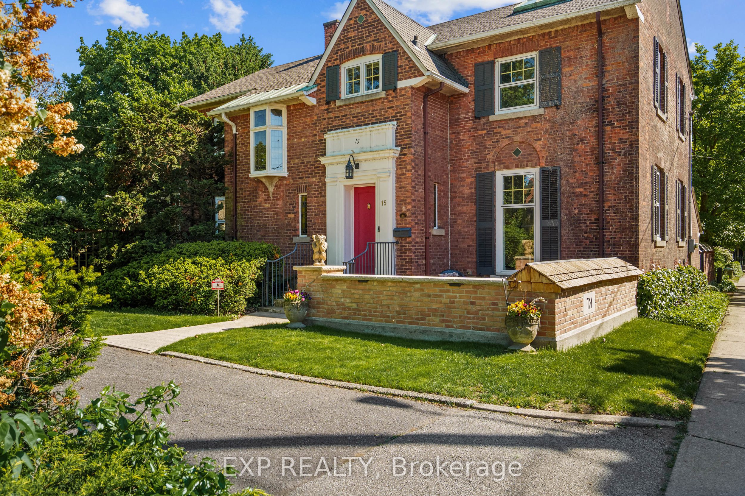 15 Trafalgar Street, St. Catharines, On L2r 3l9