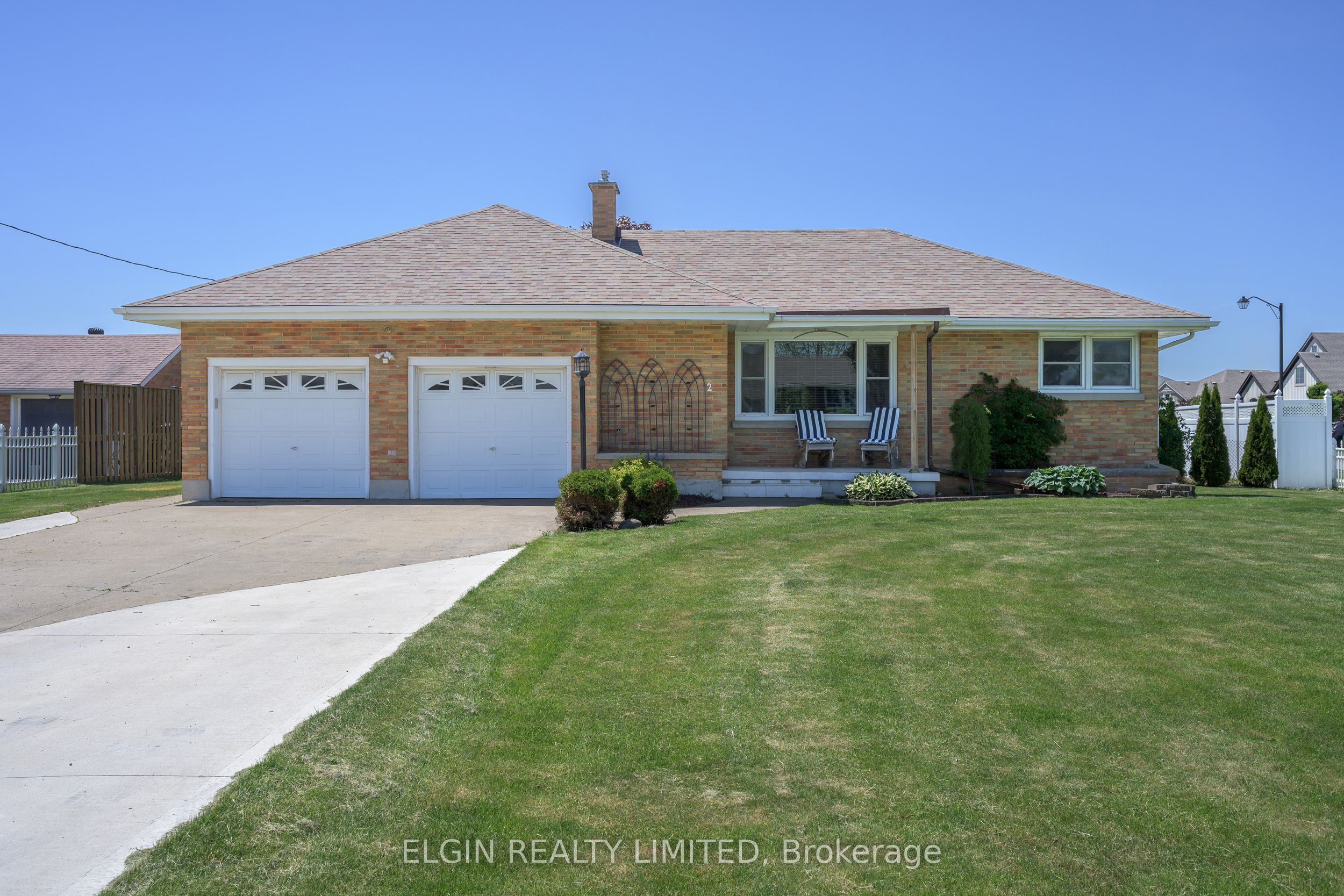 2 Lyndale Avenue, Central Elgin, On N5r 1c4
