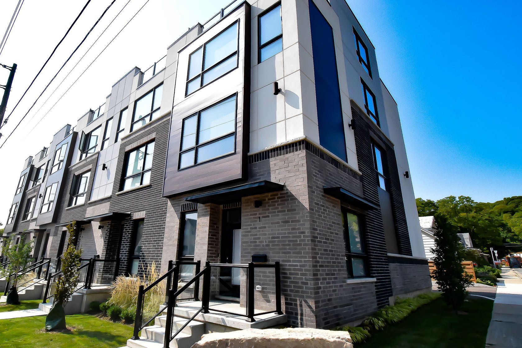 2 Brock Street S 5, Hamilton, On L9h 3g6