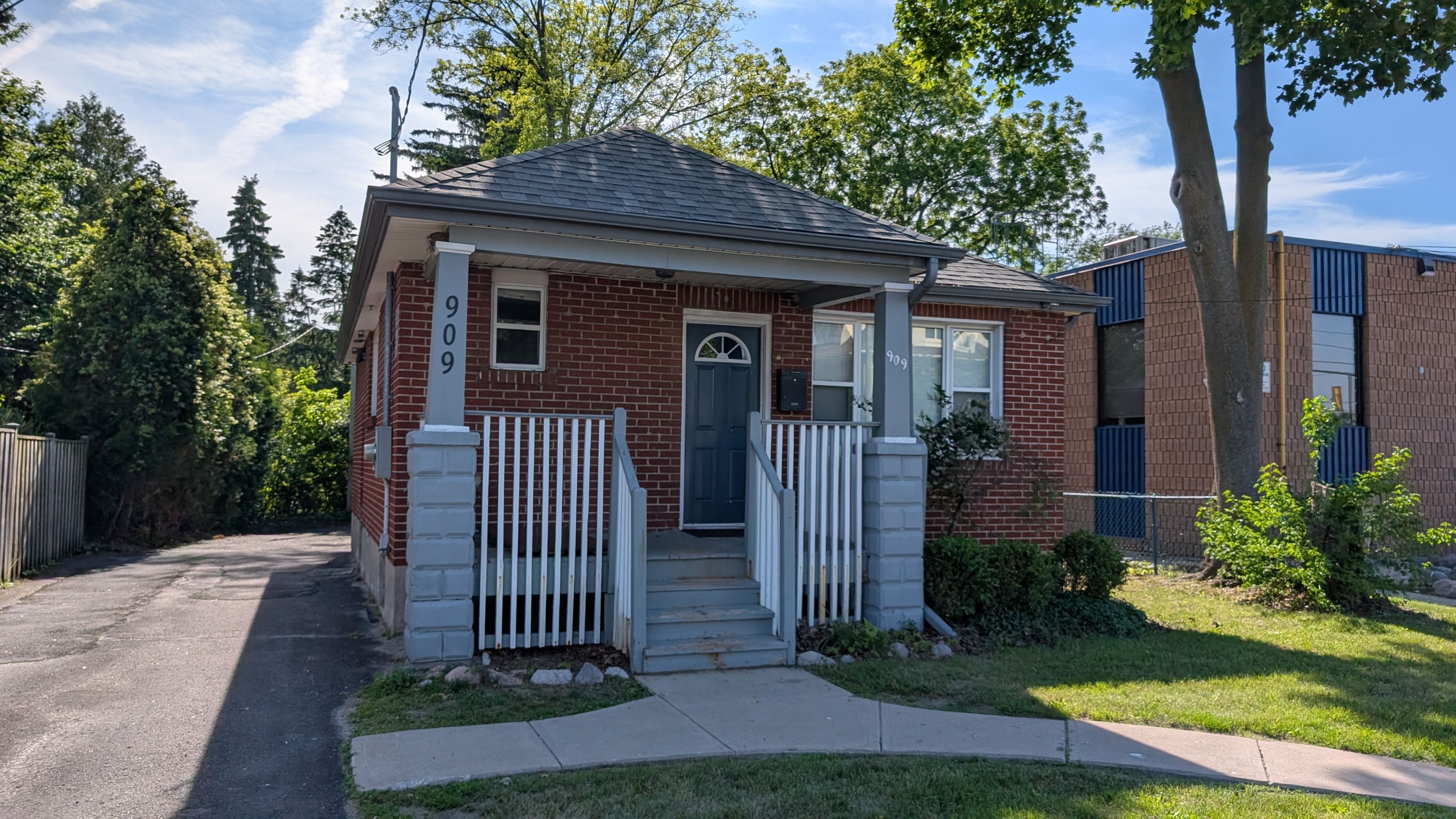 909 Adelaide Street N, London East, On N5y 2m6