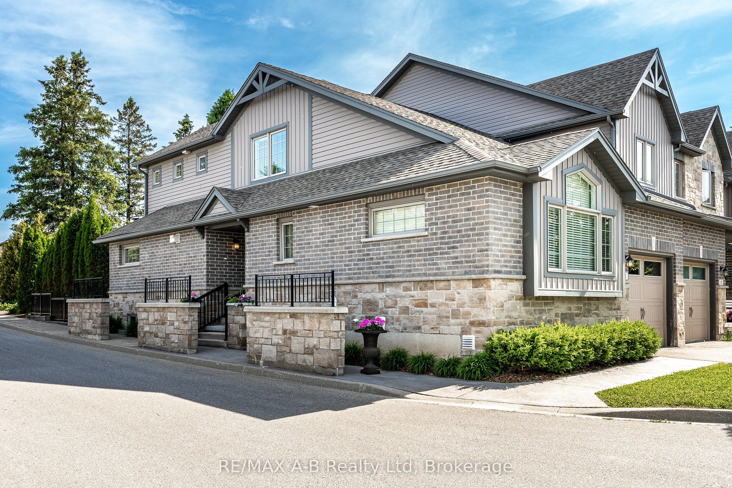 55 Harrison Street 11, Stratford, On N5a 0c9