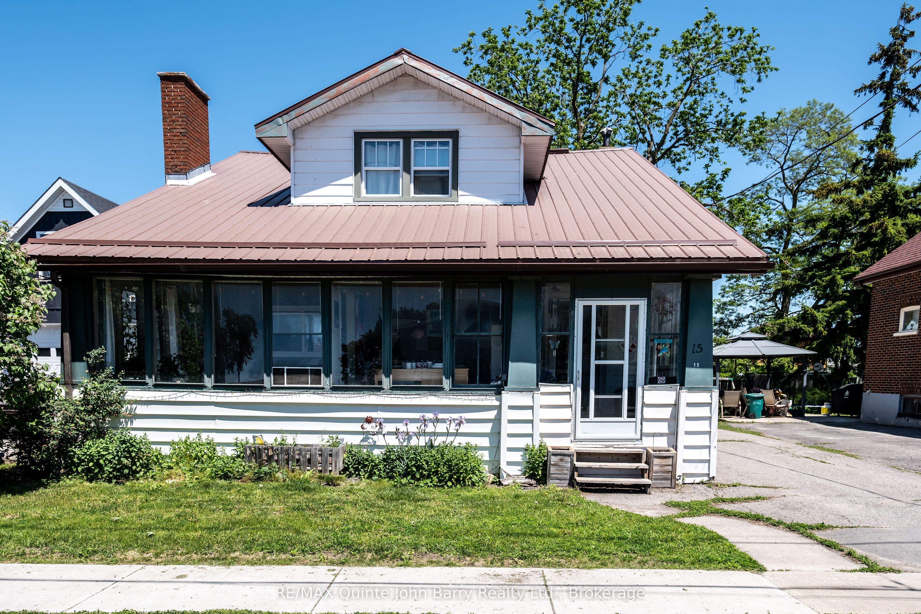 15 Mercia Street, Quinte West, On K8v 2p2