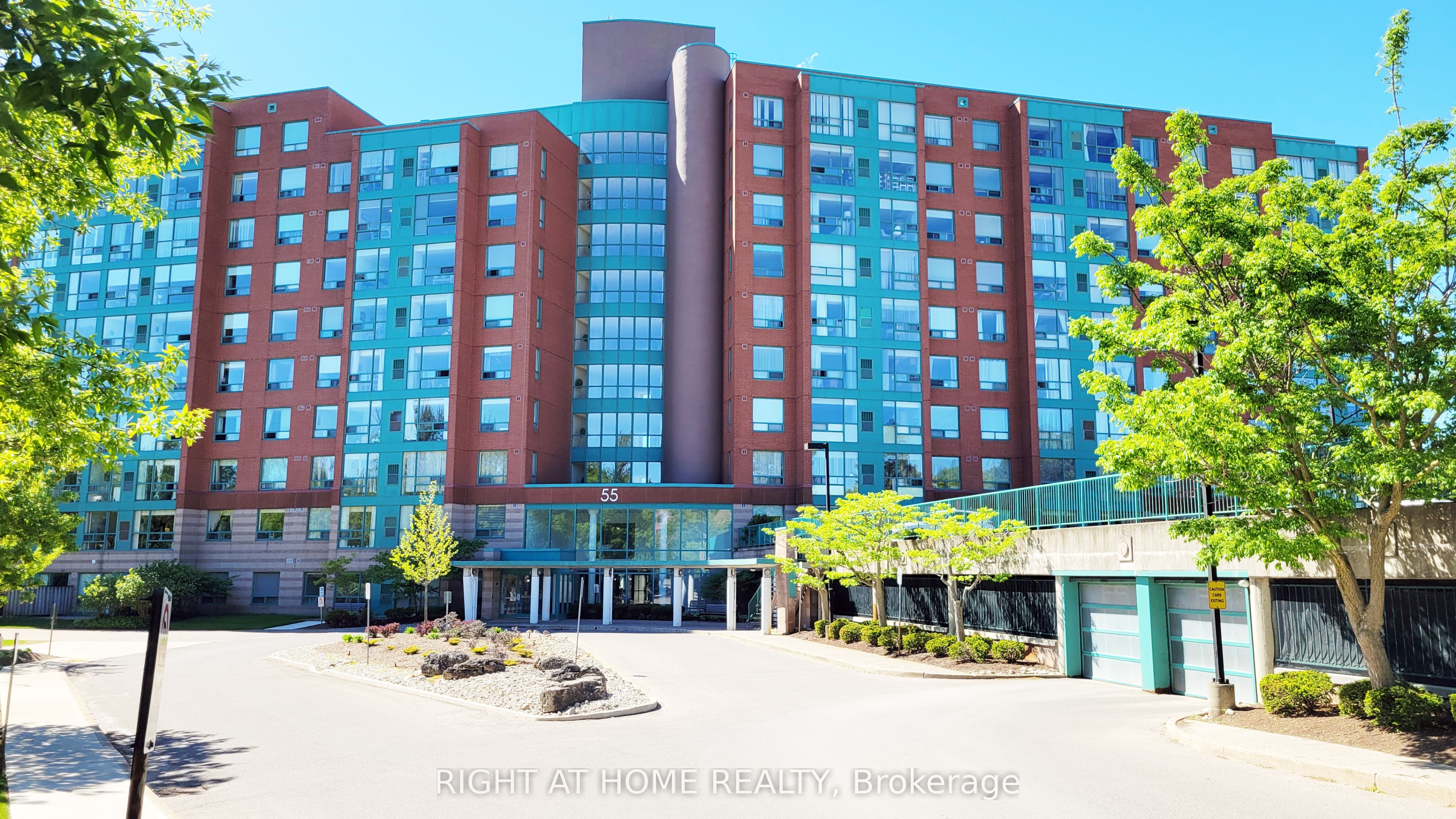 55 Blue Springs Drive 302, Waterloo, On N2j 4t3