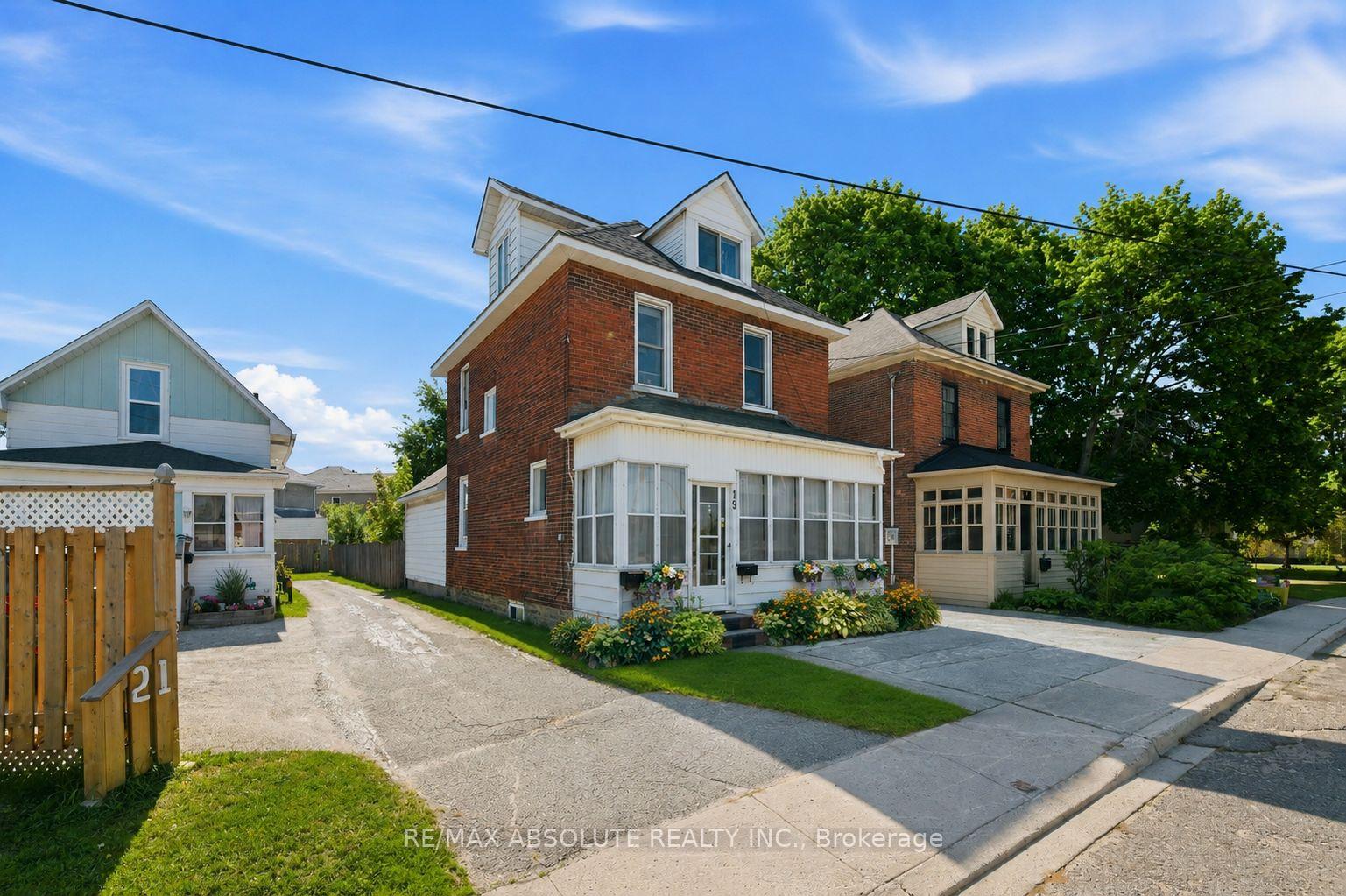 19 Leeds Street, Smiths Falls, On K7a 2m6