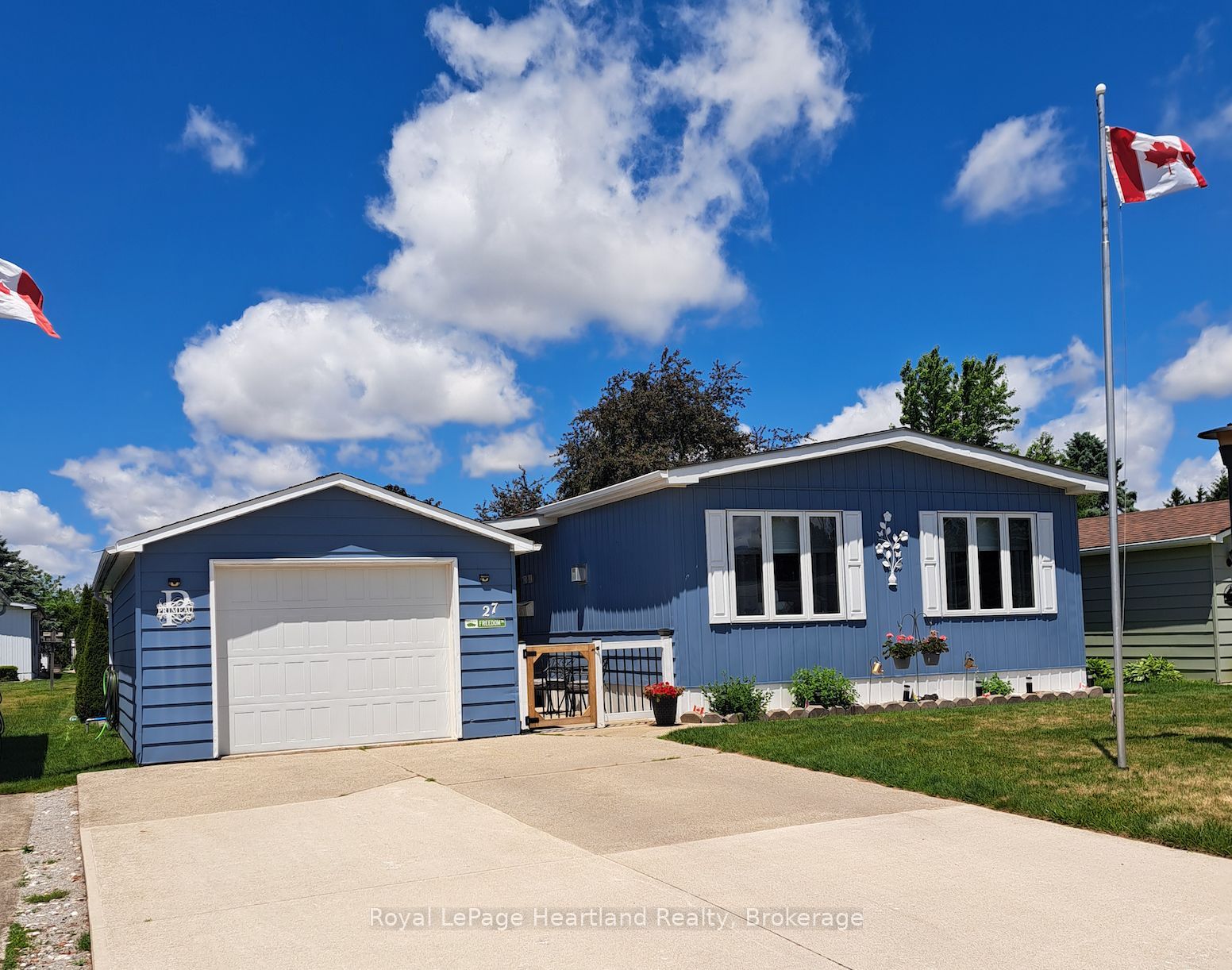 27 Stewart Street, Strathroy-Caradoc, On N7g 1a1
