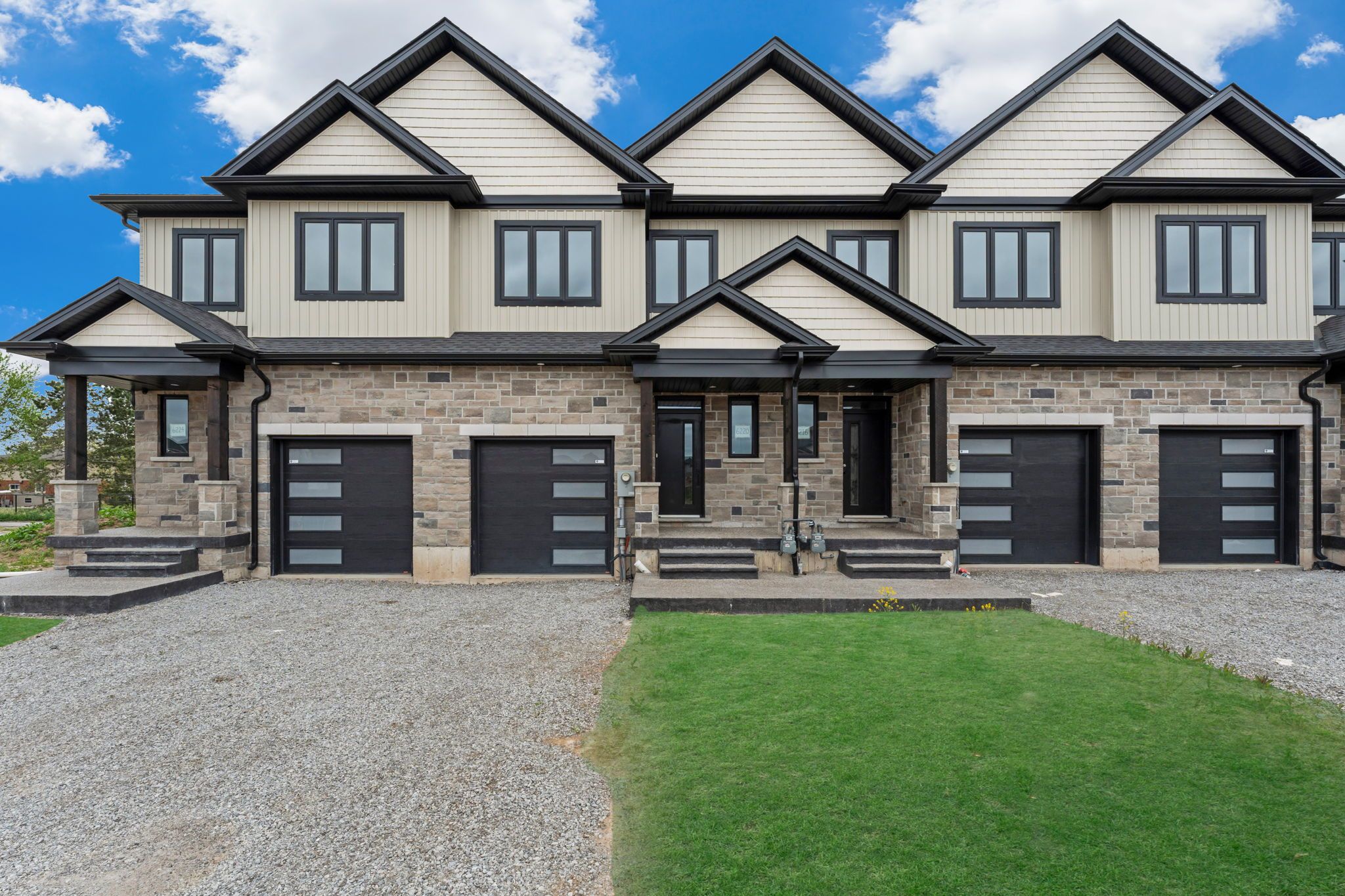 6204 Curlin Crescent Upper, Niagara Falls, On L2h 0b8