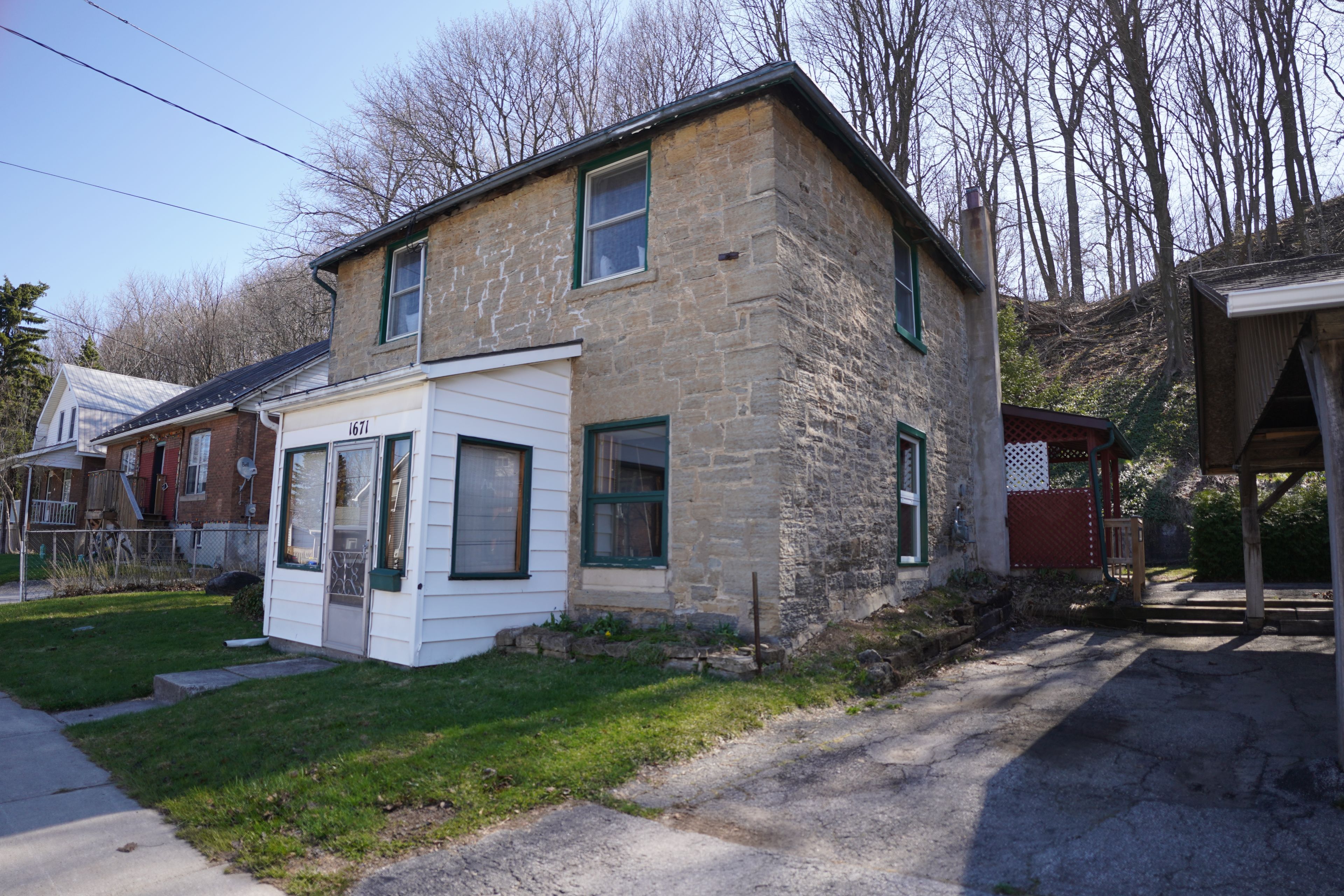 1671 4th Avenue E, Owen Sound, On N4k 2r1