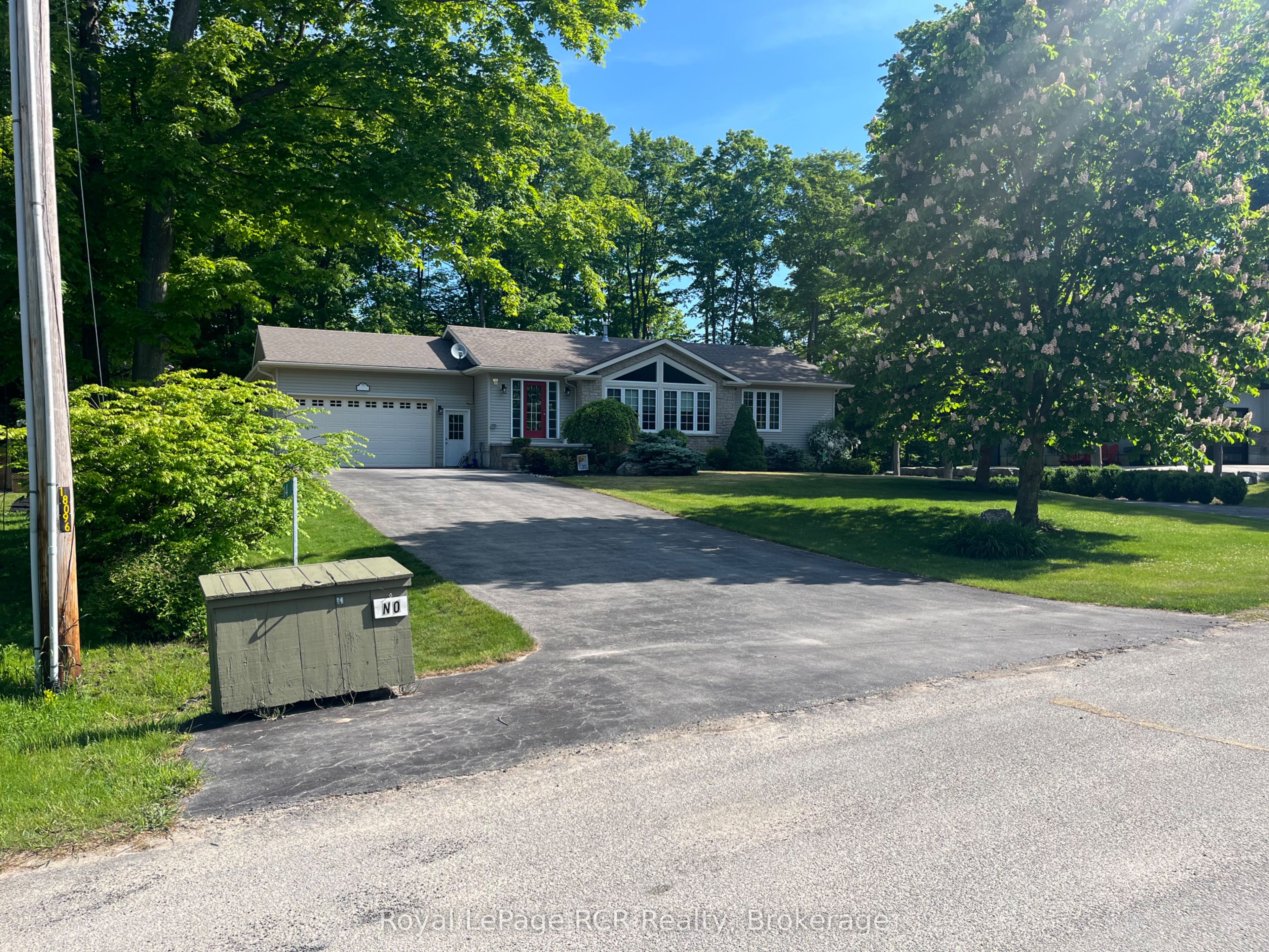 14 Frederick Street, South Bruce Peninsula, On N0h 2g0