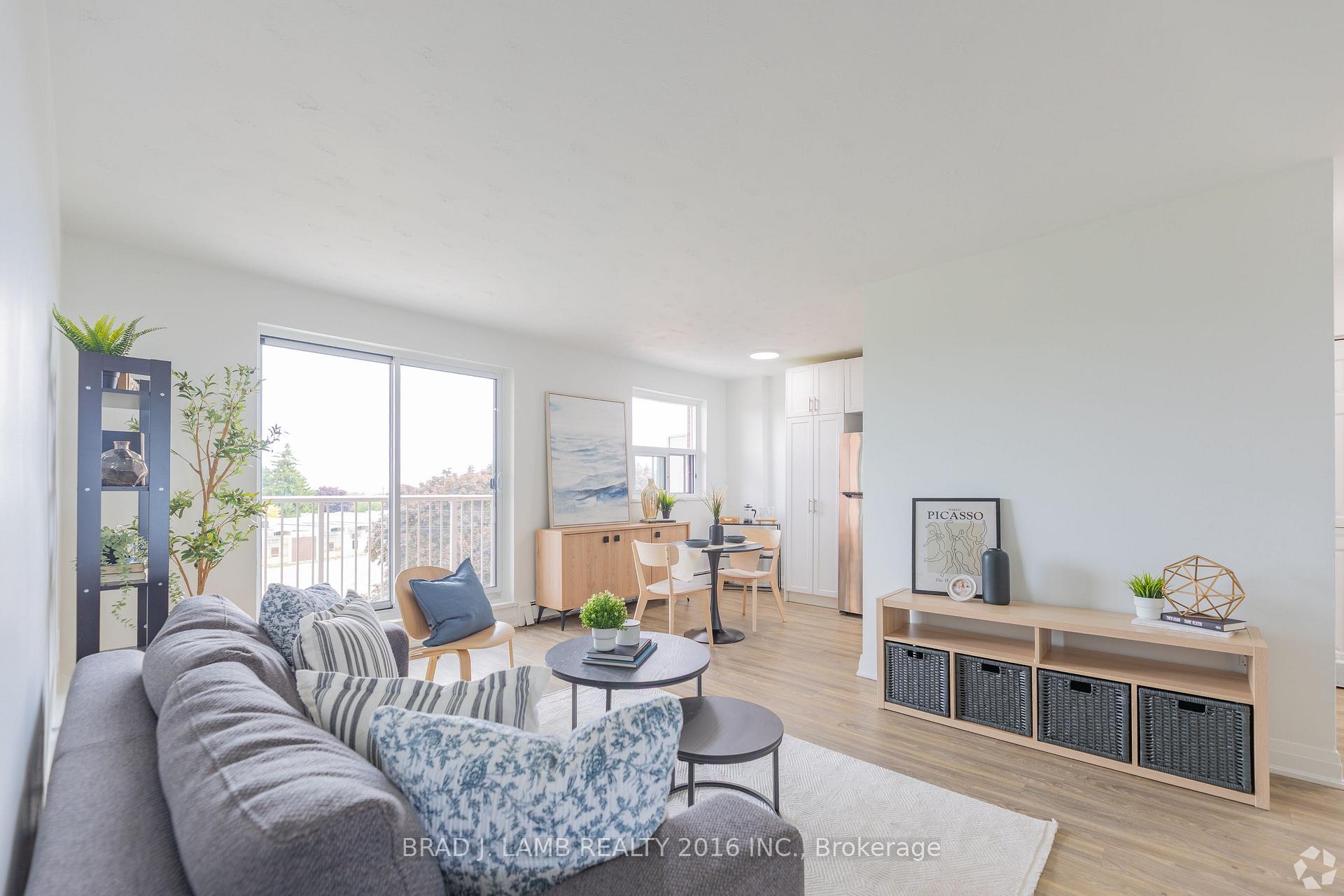 718 Lawrence Road E 204, Hamilton, On L8k 1z6