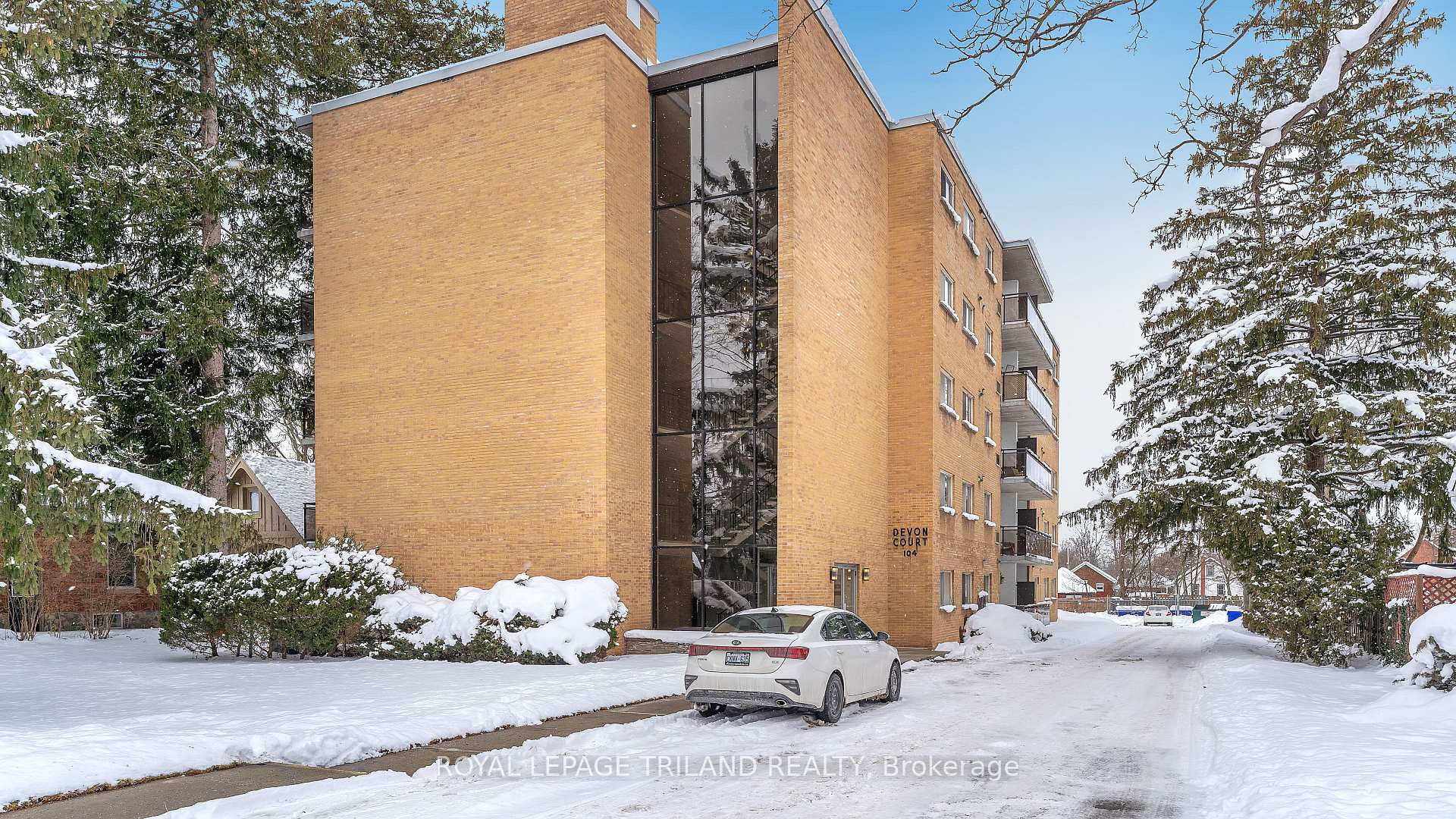 104 Devonshire Avenue 305, London South, On N6c 2h8