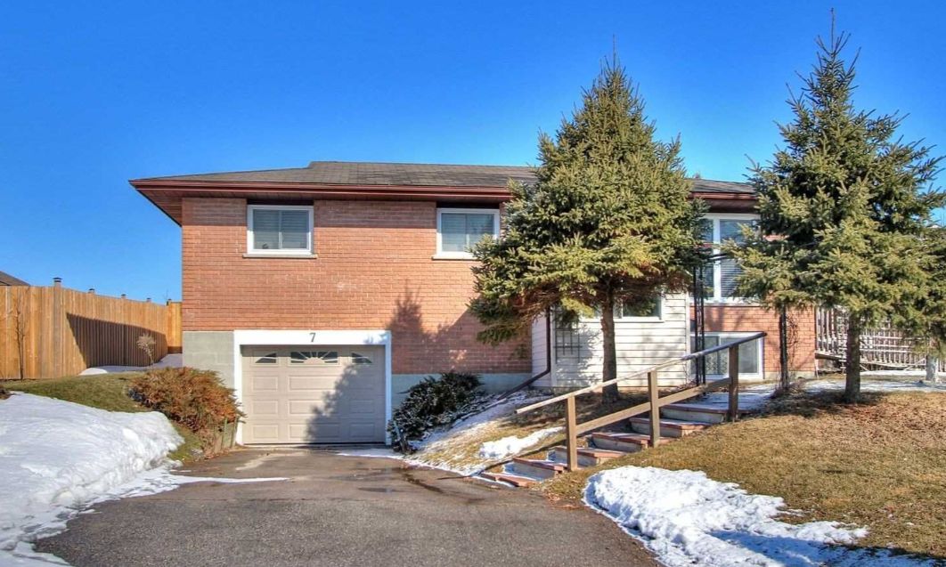 7 Champlain Boulevard, Kawartha Lakes, On K9v 4r1