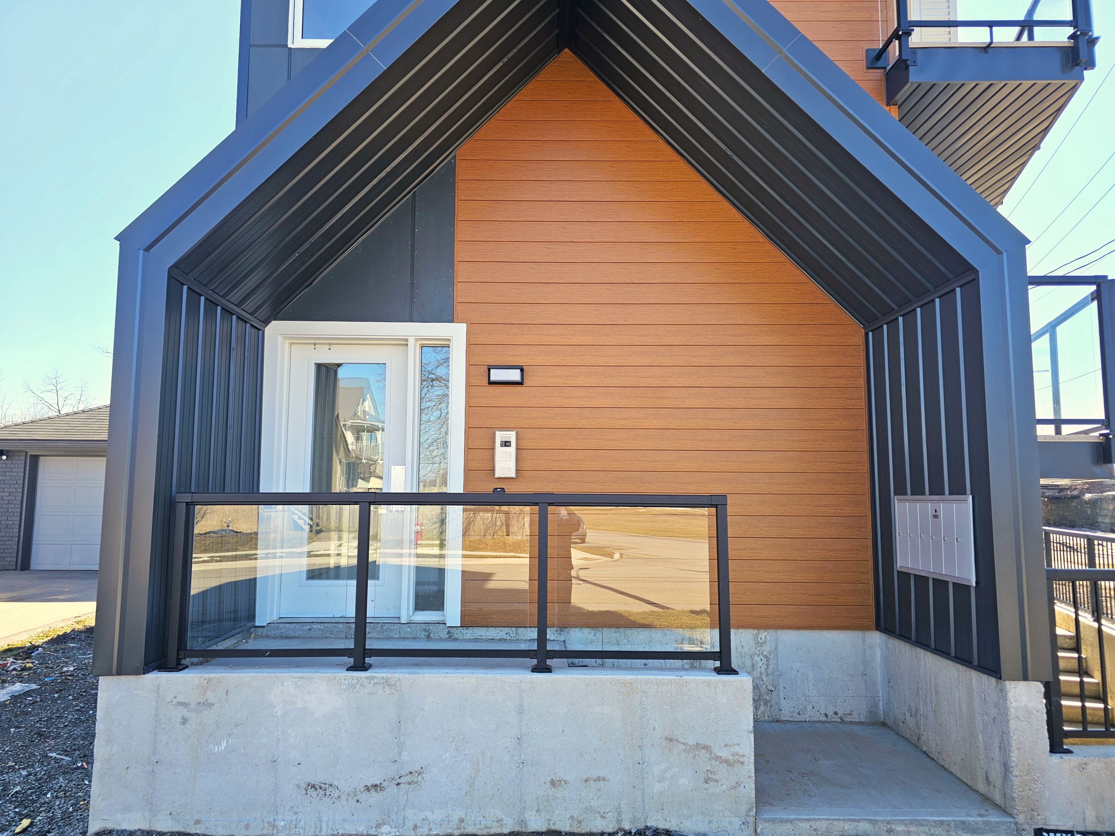 89 Sixth Street 3, Welland, On L3b 5a7