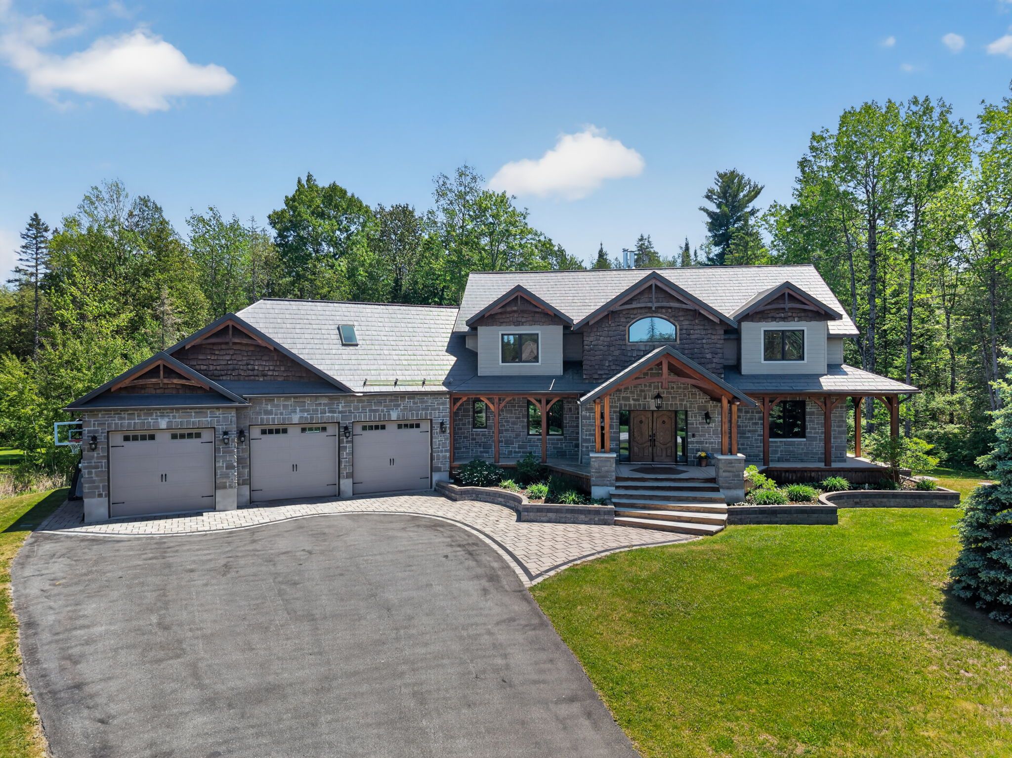 328 Silent Wood Grove, Carp - Huntley Ward, On K0a 1l0